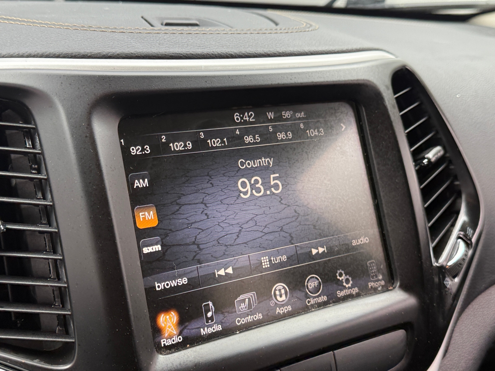 Thumbnail: 2018 Jeep Cherokee - 4