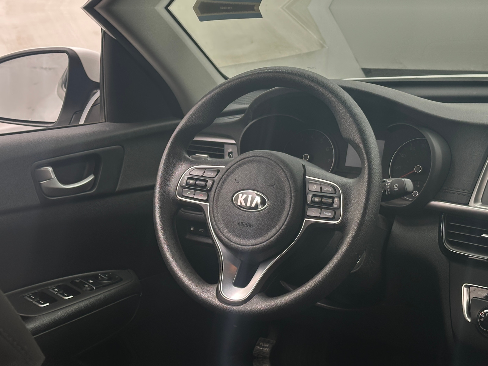 Thumbnail: 2017 Kia Optima - 4