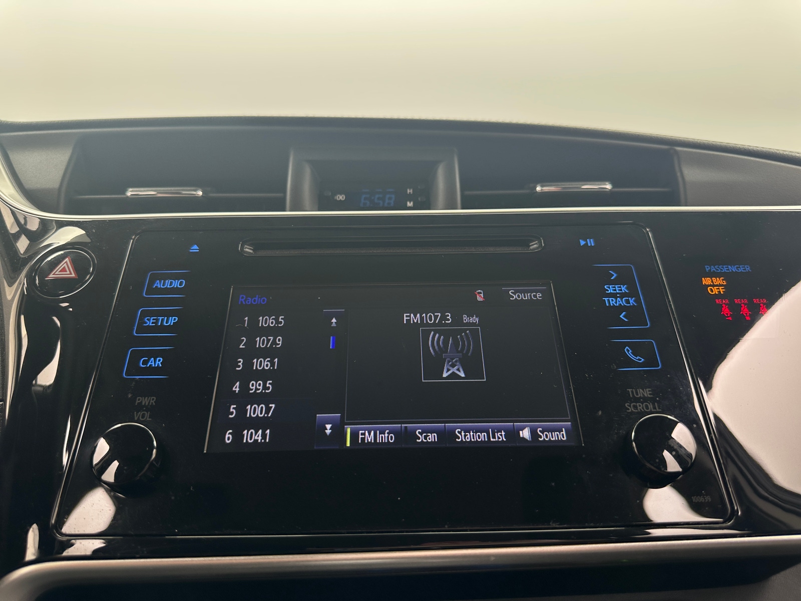 Thumbnail: 2019 Toyota Corolla - 3