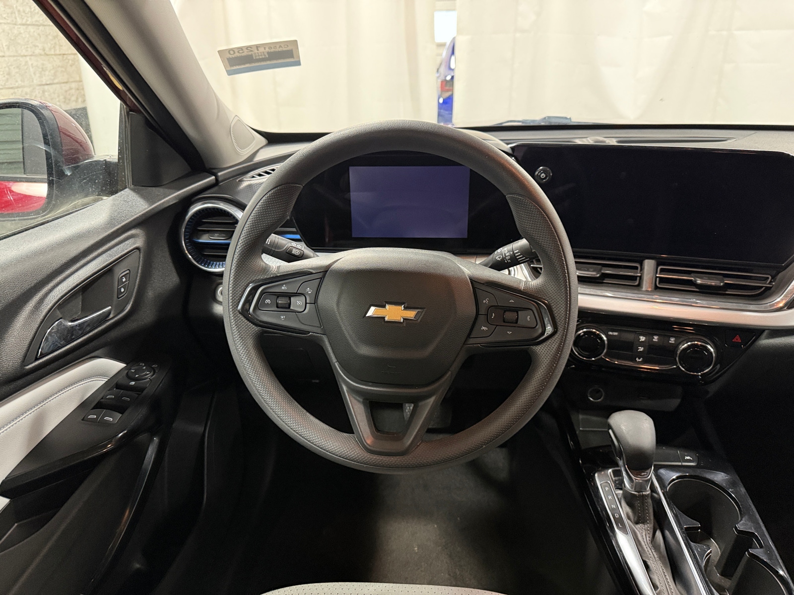 Thumbnail: 2025 Chevrolet Trax - 5