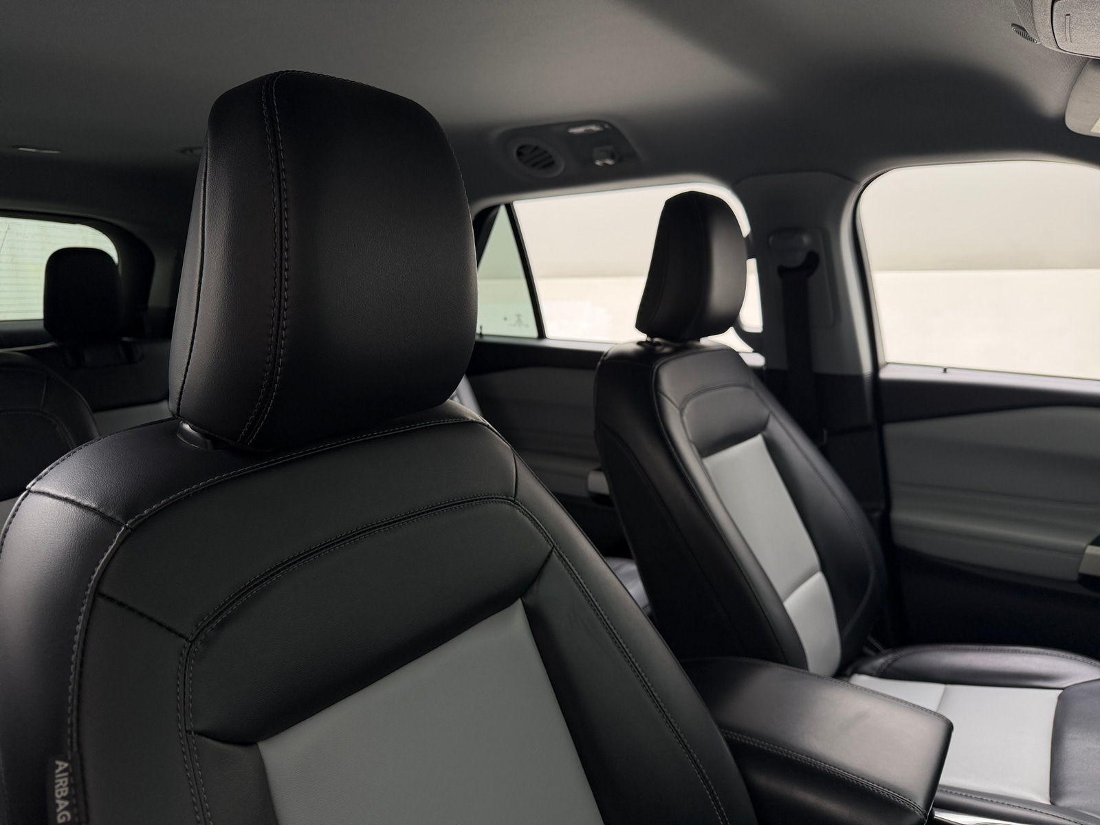 Thumbnail: 2022 Ford Explorer - 2