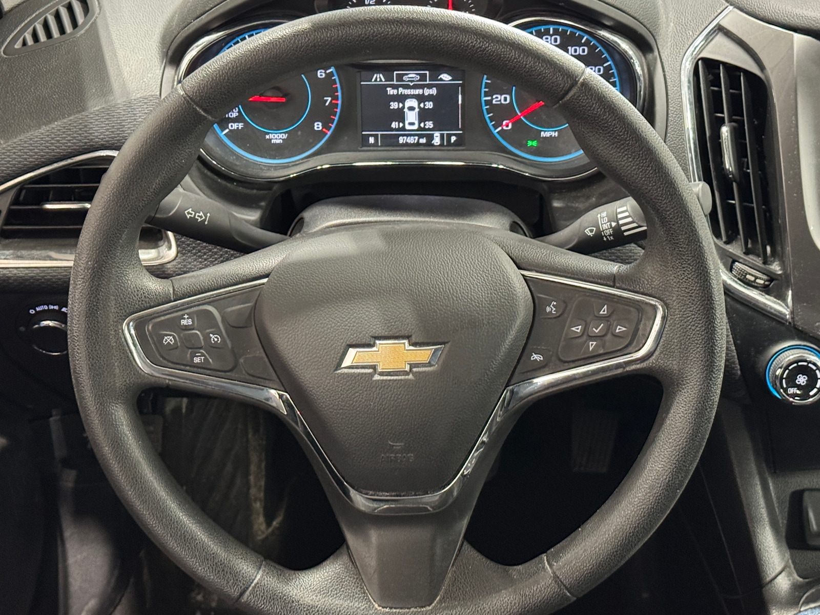Thumbnail: 2017 Chevrolet Cruze - 5