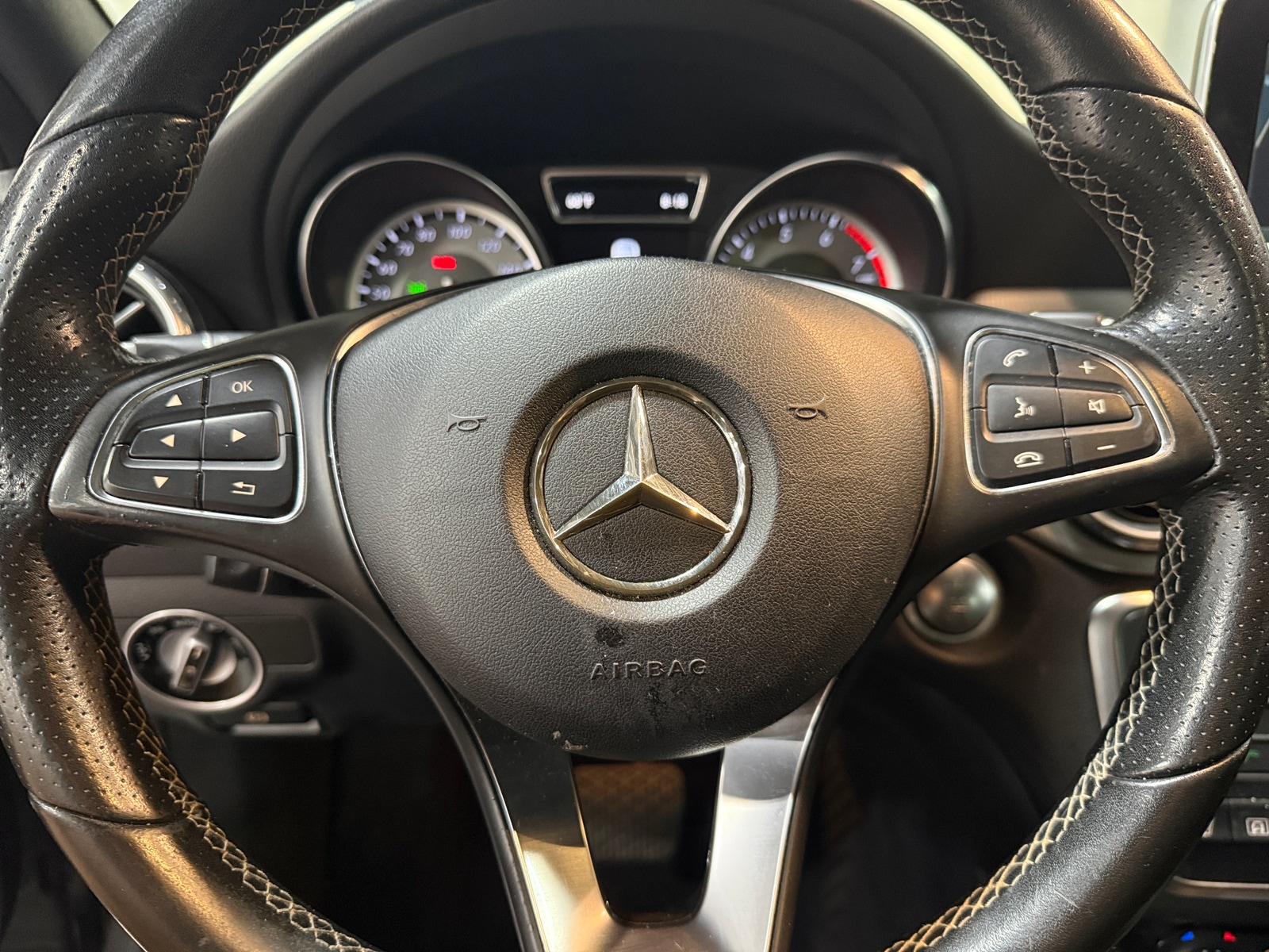 Thumbnail: 2017 Mercedes-Benz GLA - 4