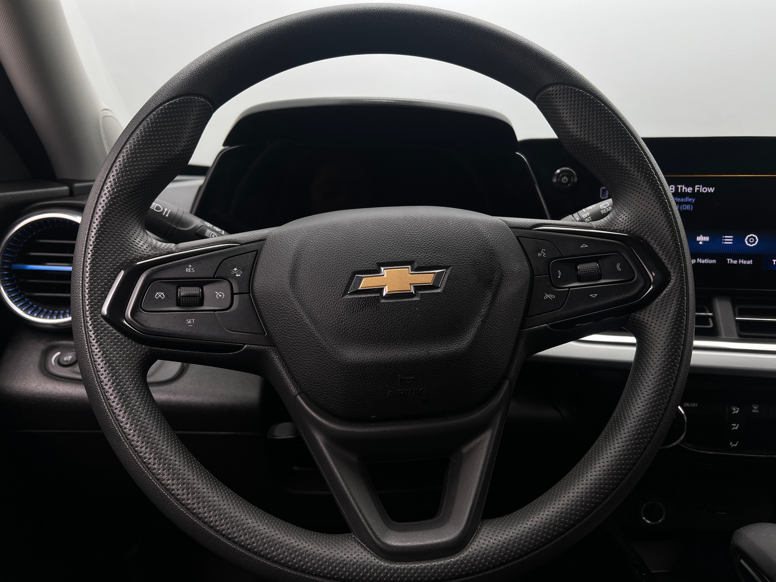 Thumbnail: 2025 Chevrolet Trax - 5