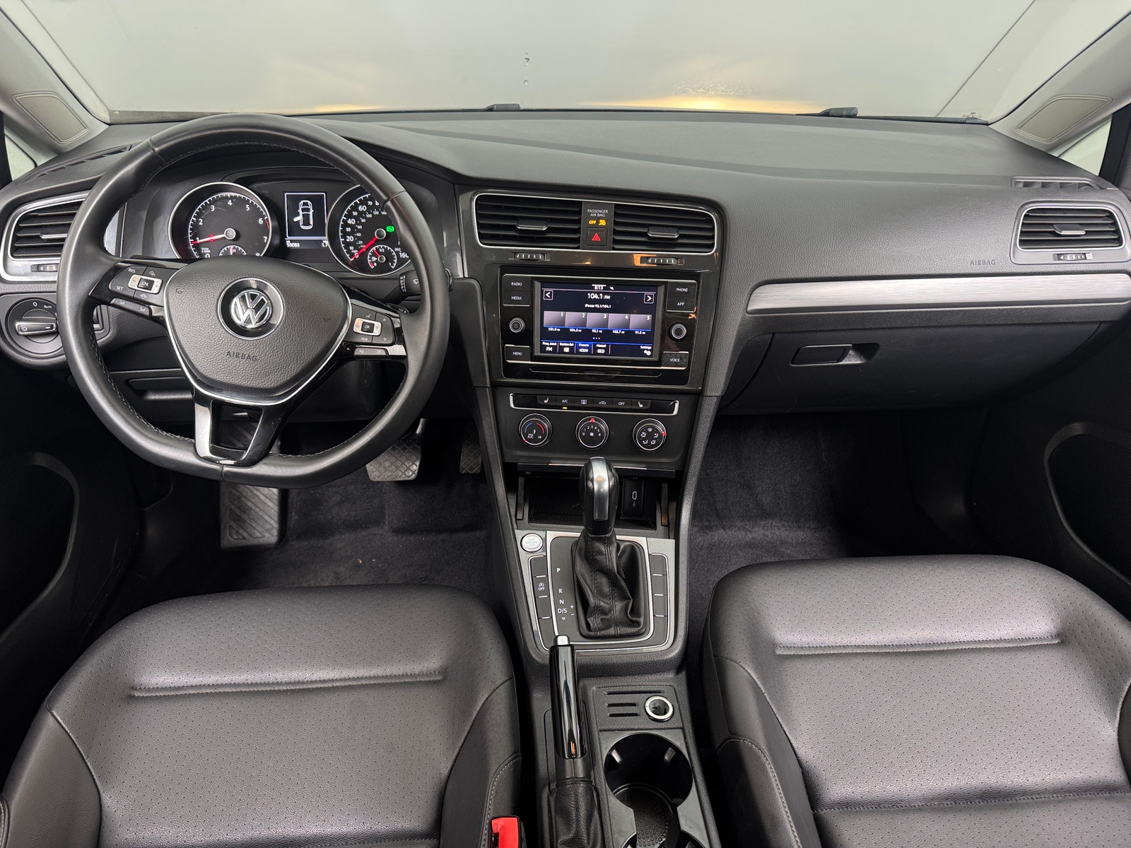 Thumbnail: 2021 Volkswagen Golf - 2
