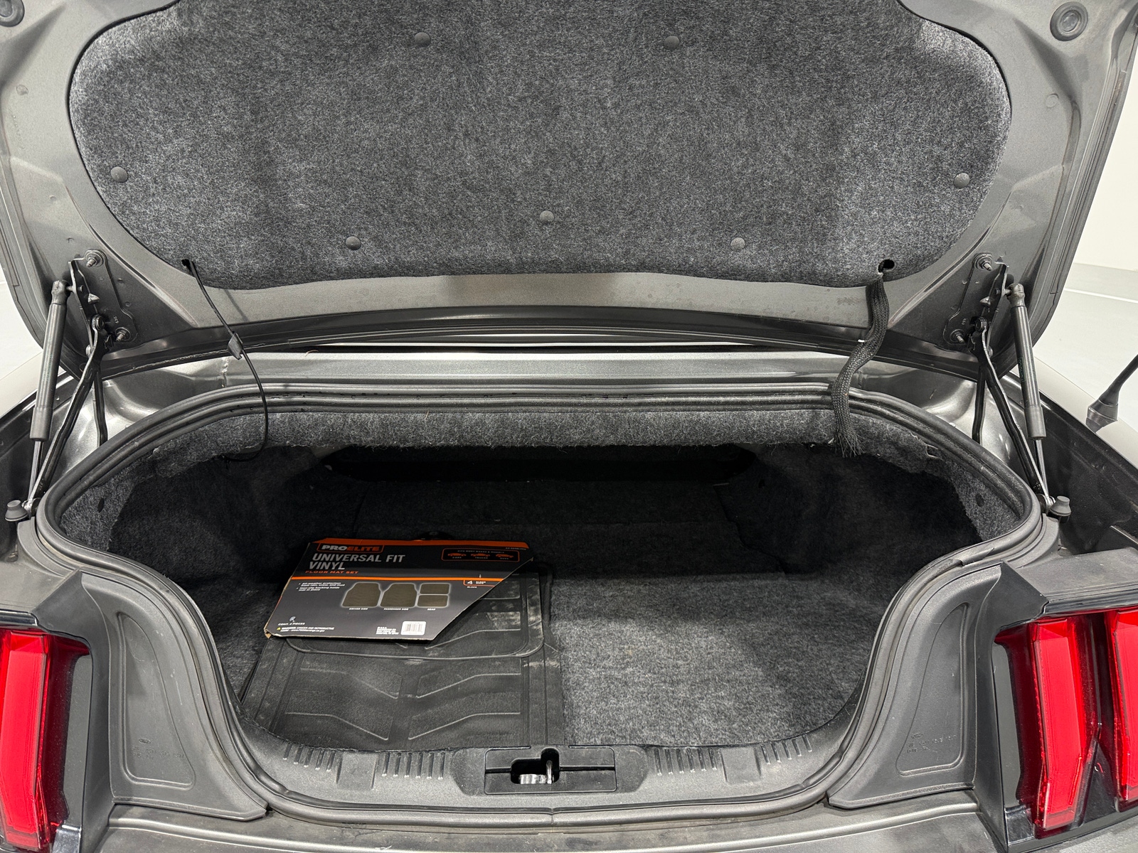 Thumbnail: 2018 Ford Mustang - 6