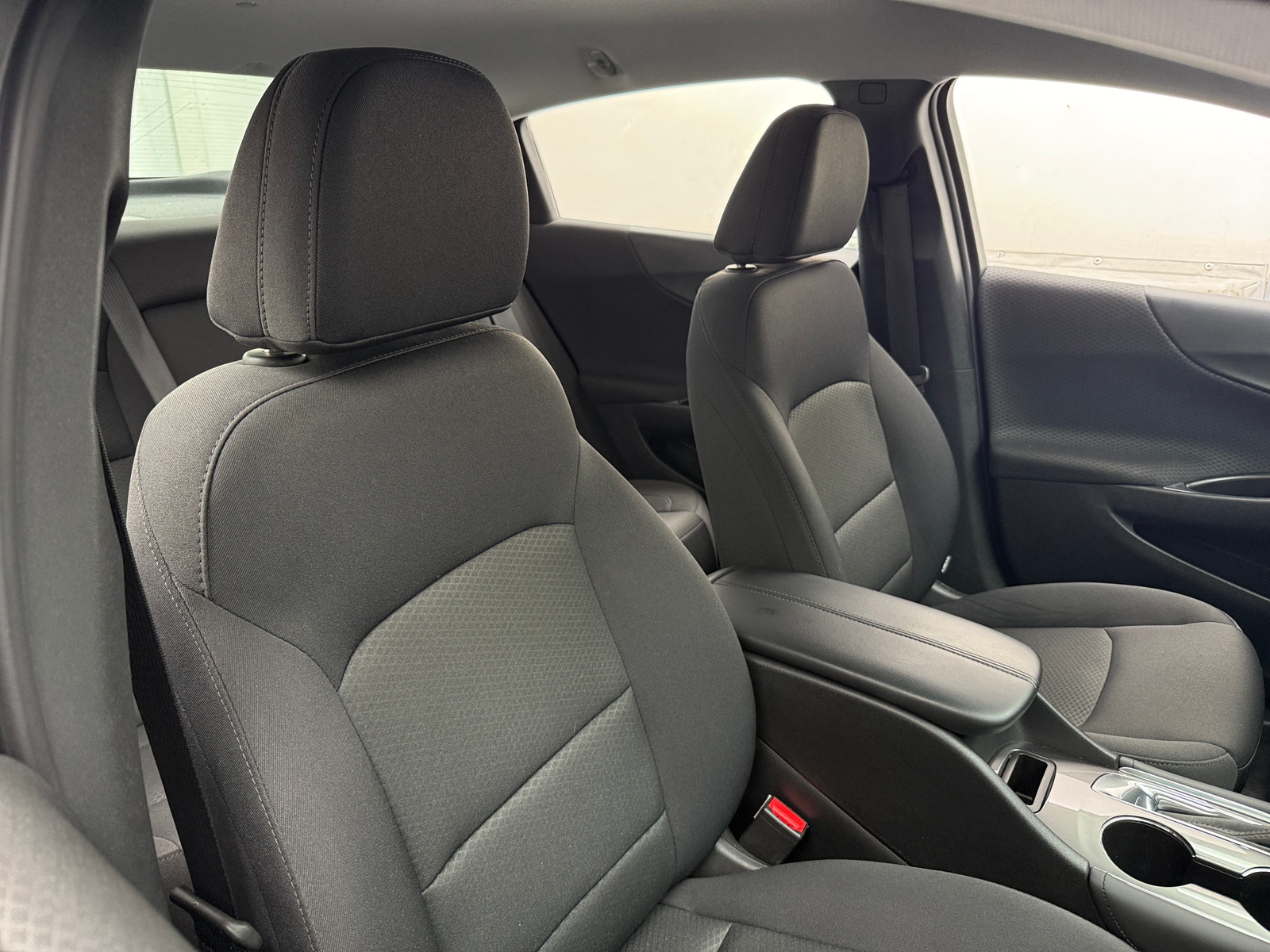 Thumbnail: 2017 Chevrolet Malibu - 2