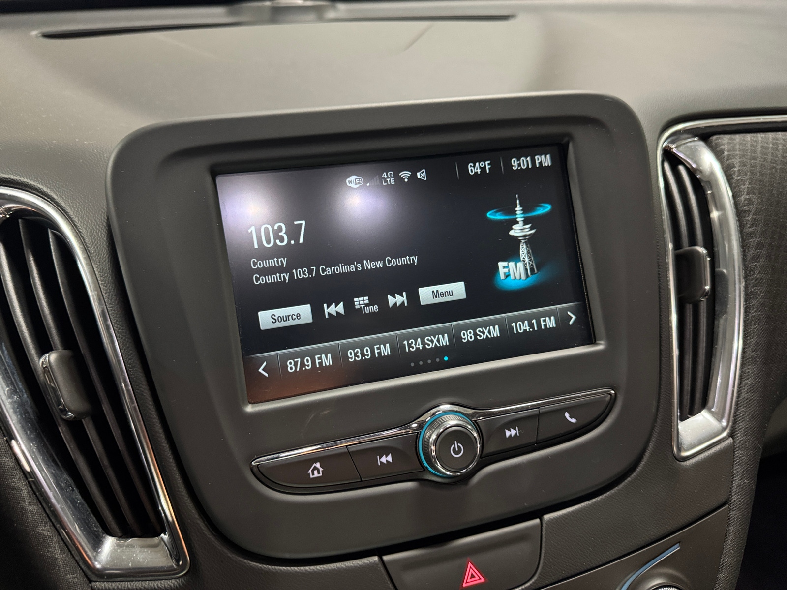 Thumbnail: 2017 Chevrolet Malibu - 4