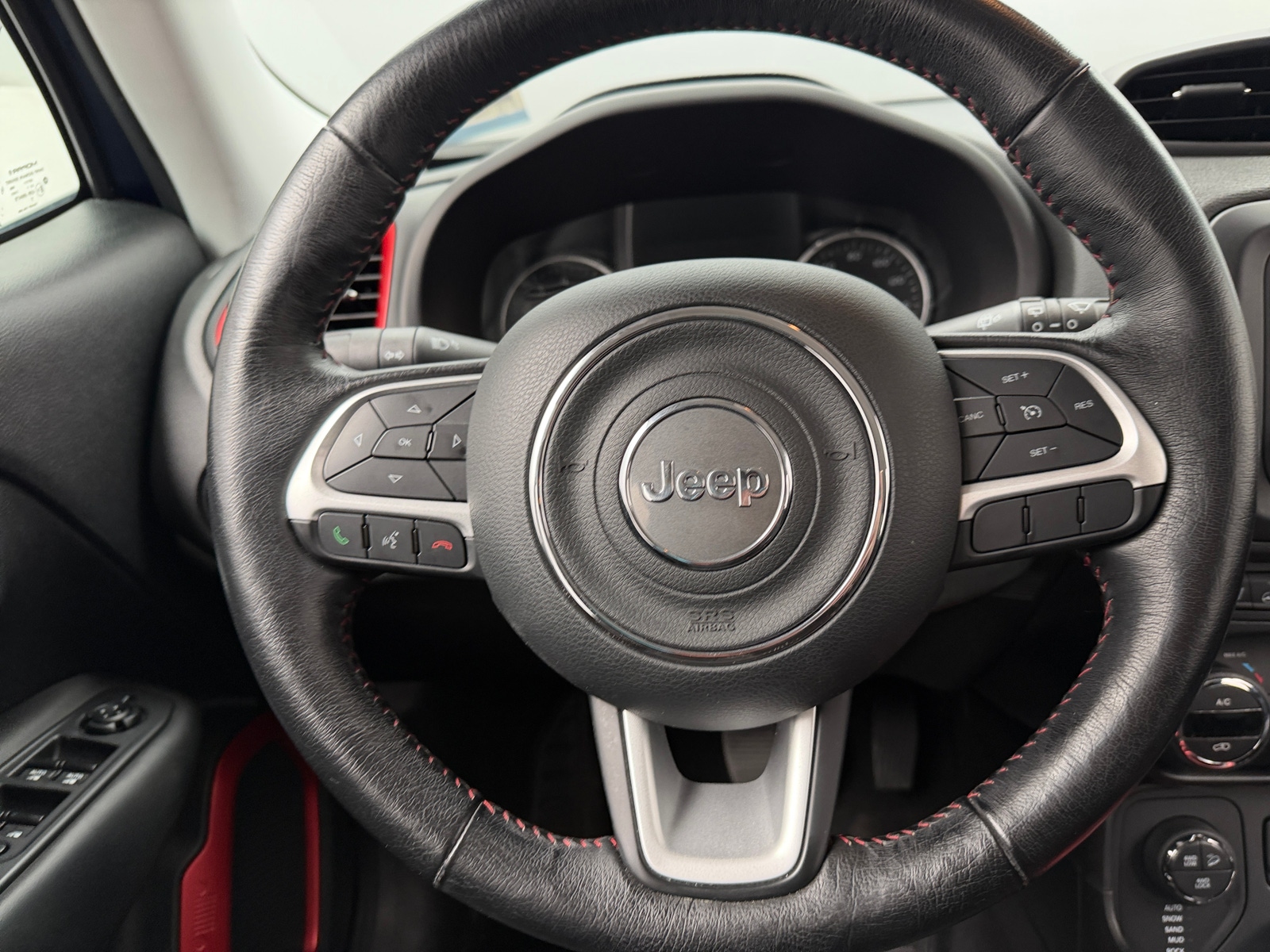 Thumbnail: 2017 Jeep Renegade - 5