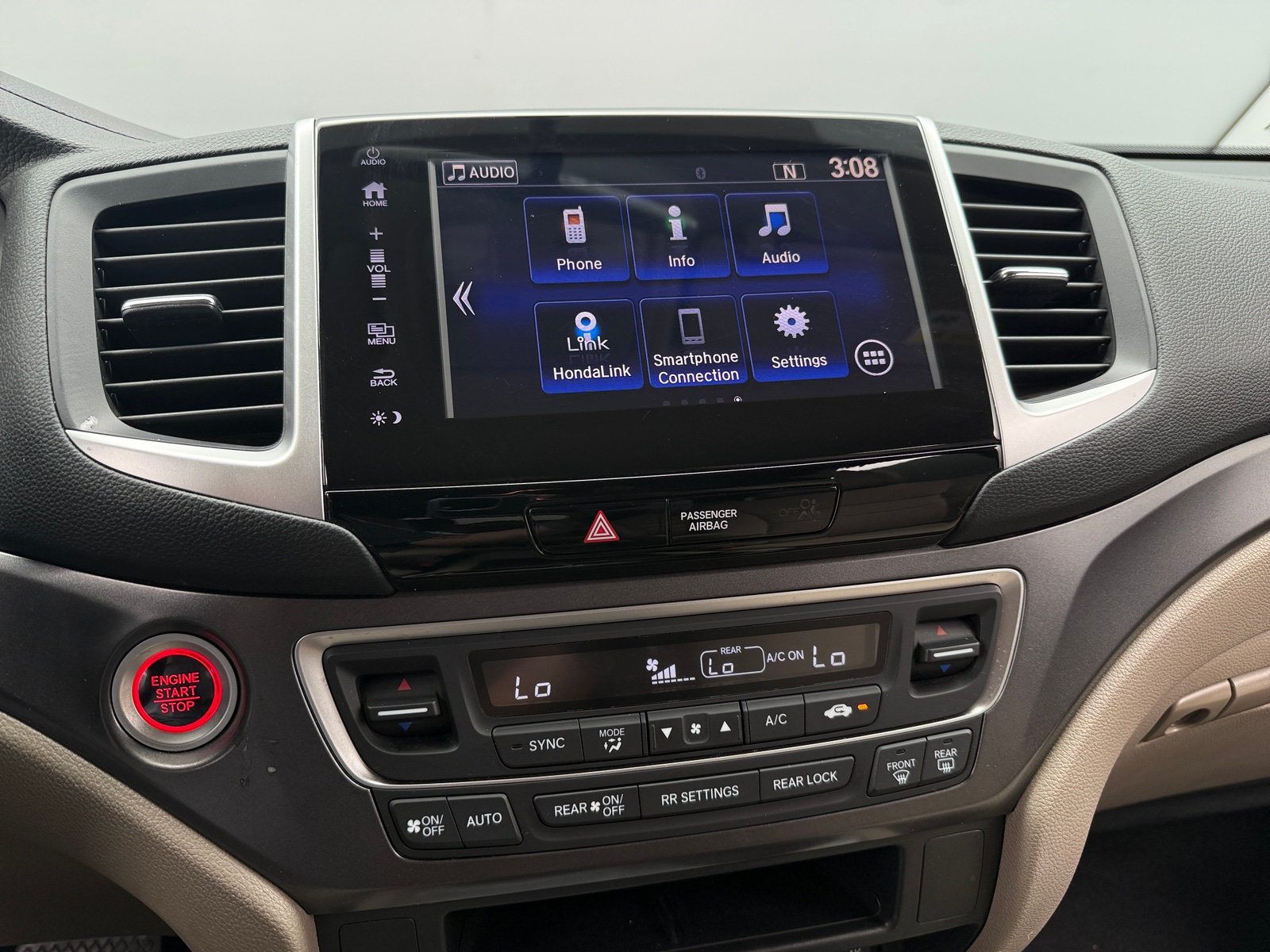 Thumbnail: 2018 Honda Pilot - 4