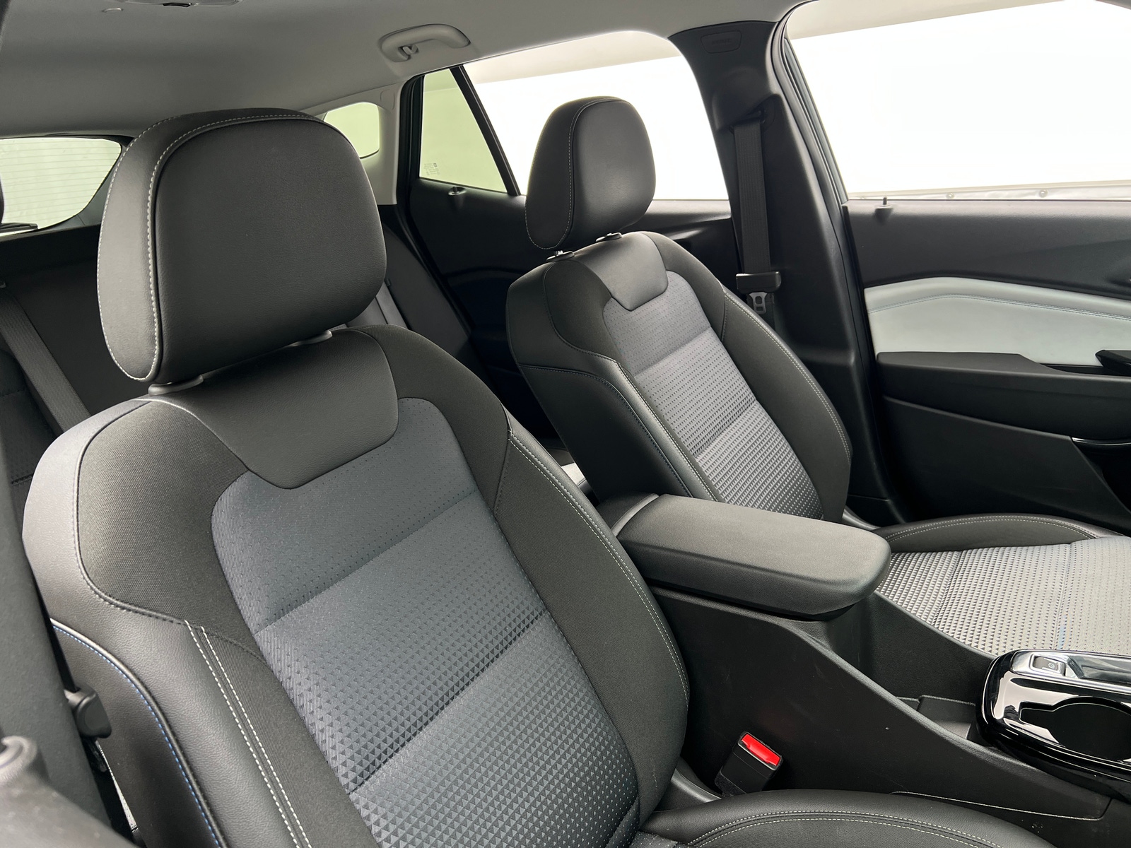 Thumbnail: 2025 Chevrolet Trax - 2