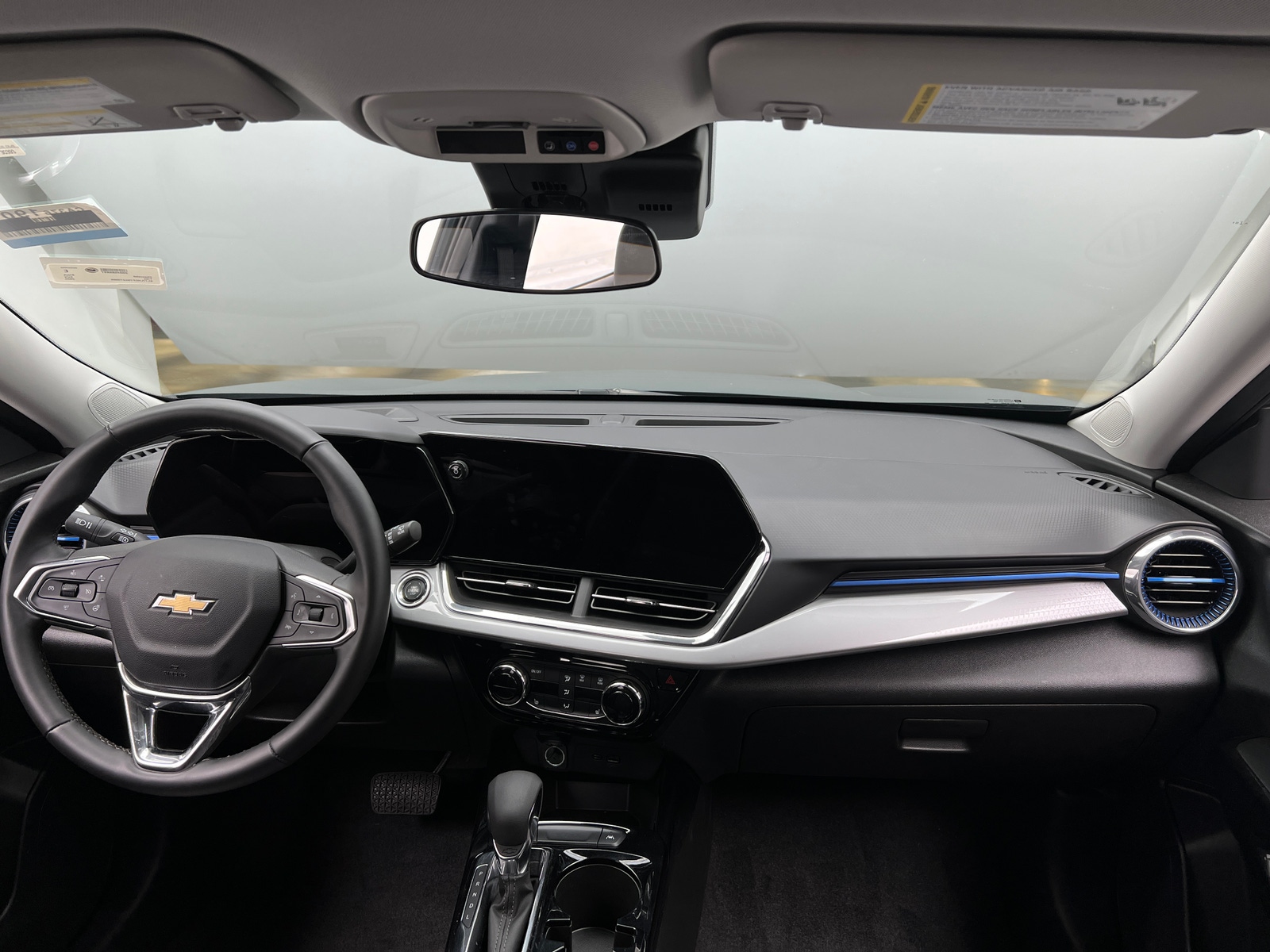 Thumbnail: 2025 Chevrolet Trax - 3