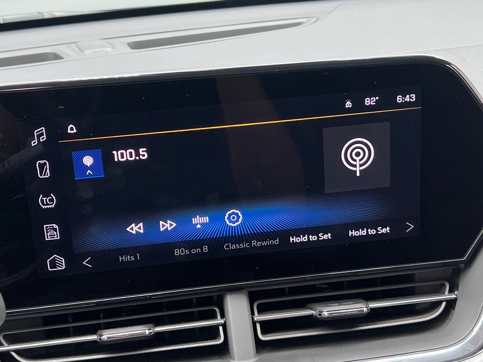 Thumbnail: 2025 Chevrolet Trax - 4