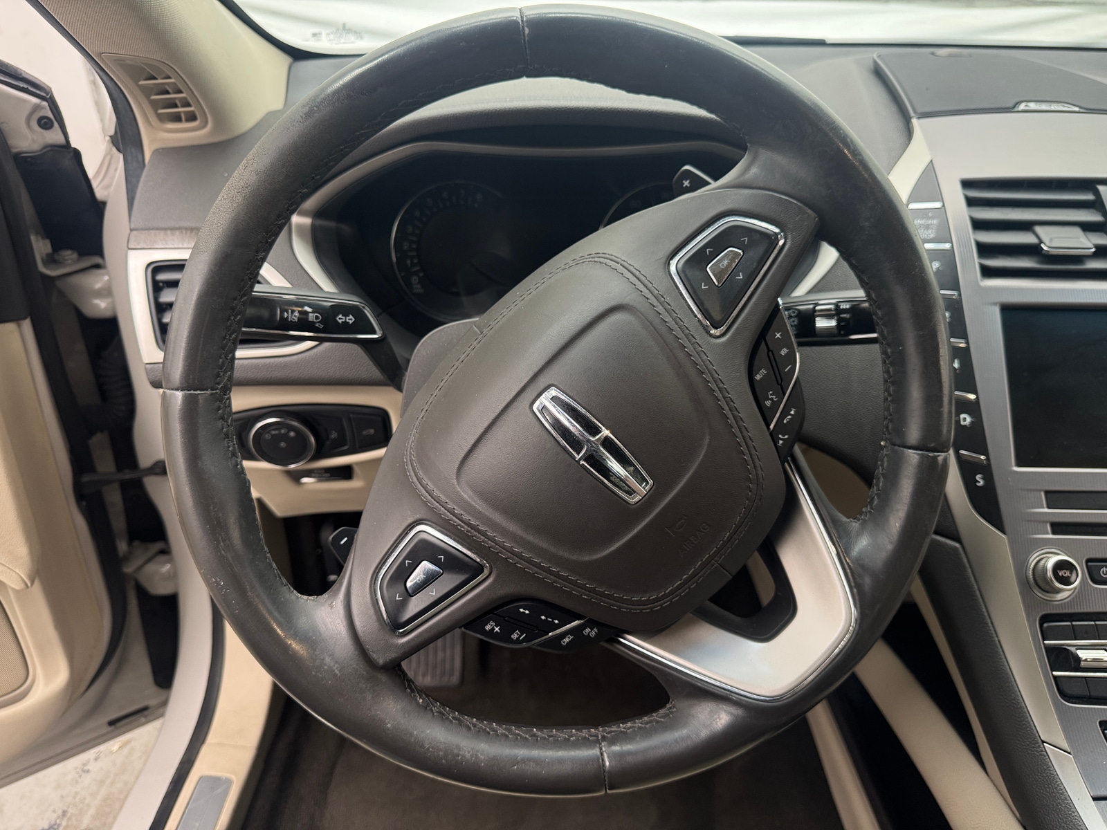 Thumbnail: 2019 Lincoln MKZ - 4
