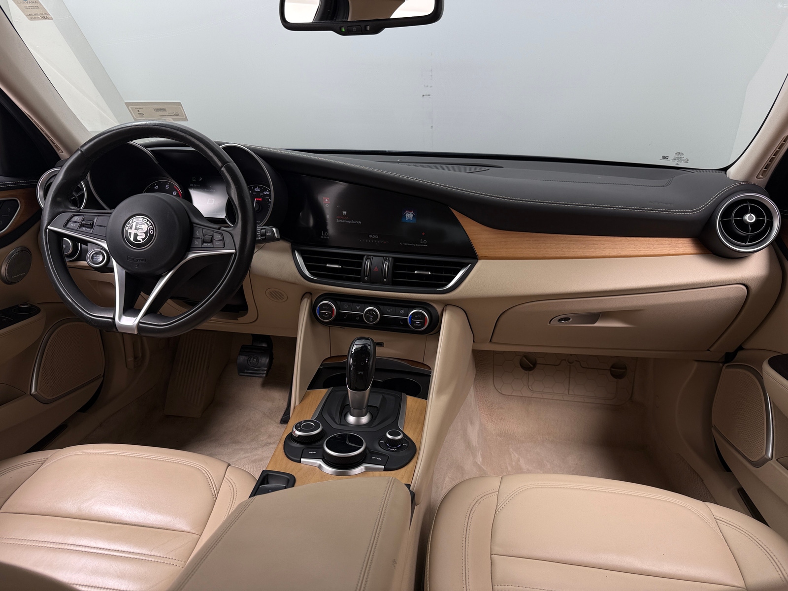 Thumbnail: 2017 Alfa Romeo Giulia - 2