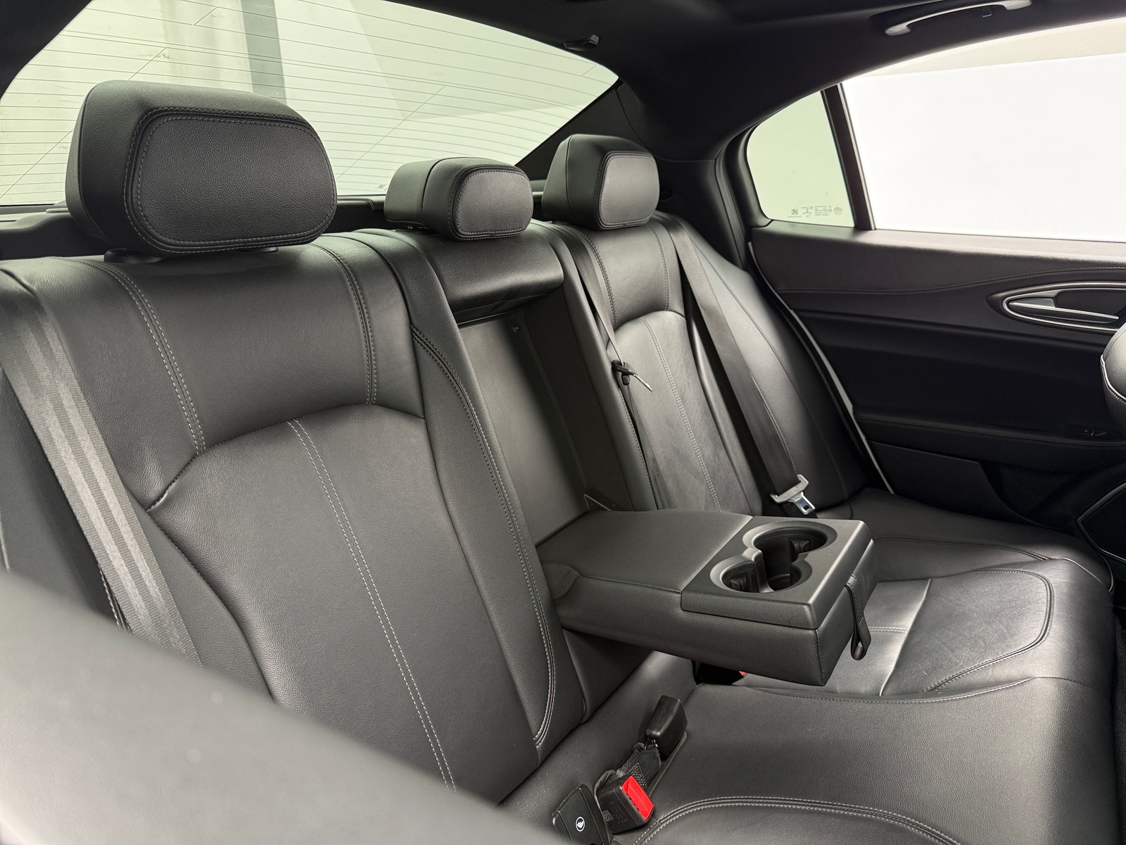 Thumbnail: 2023 Alfa Romeo Giulia - 5