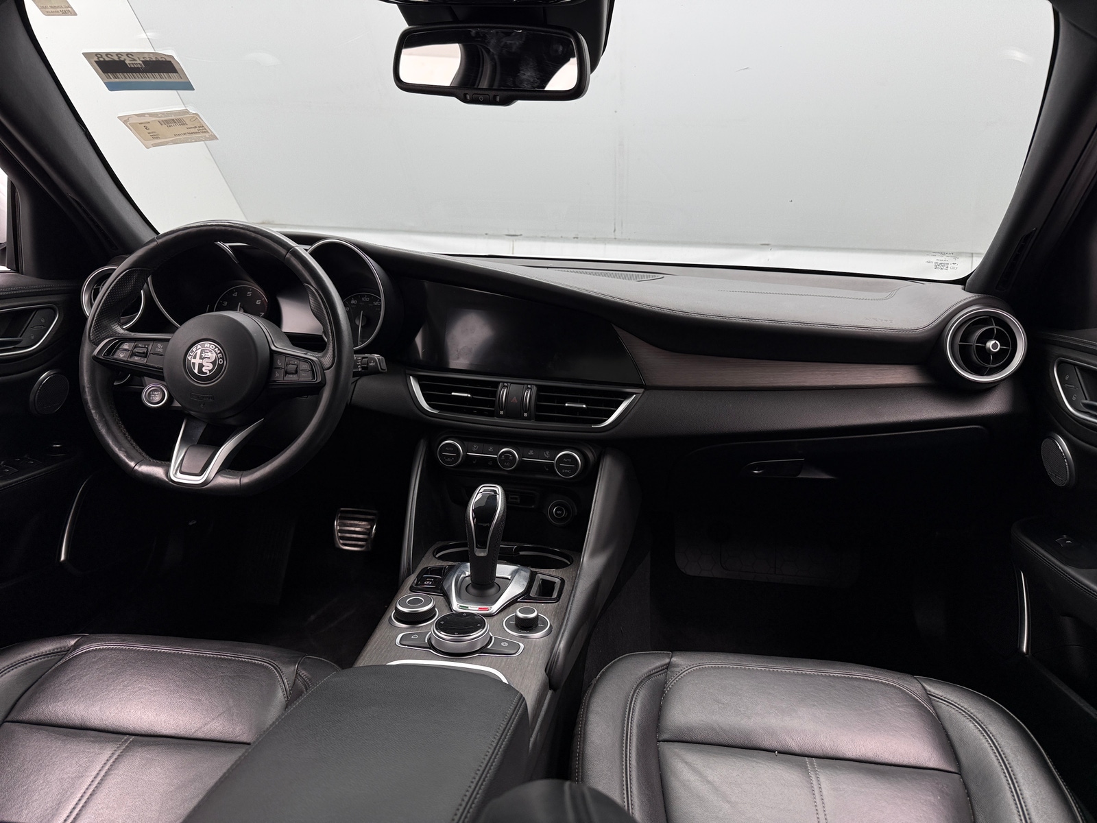 Thumbnail: 2023 Alfa Romeo Giulia - 2