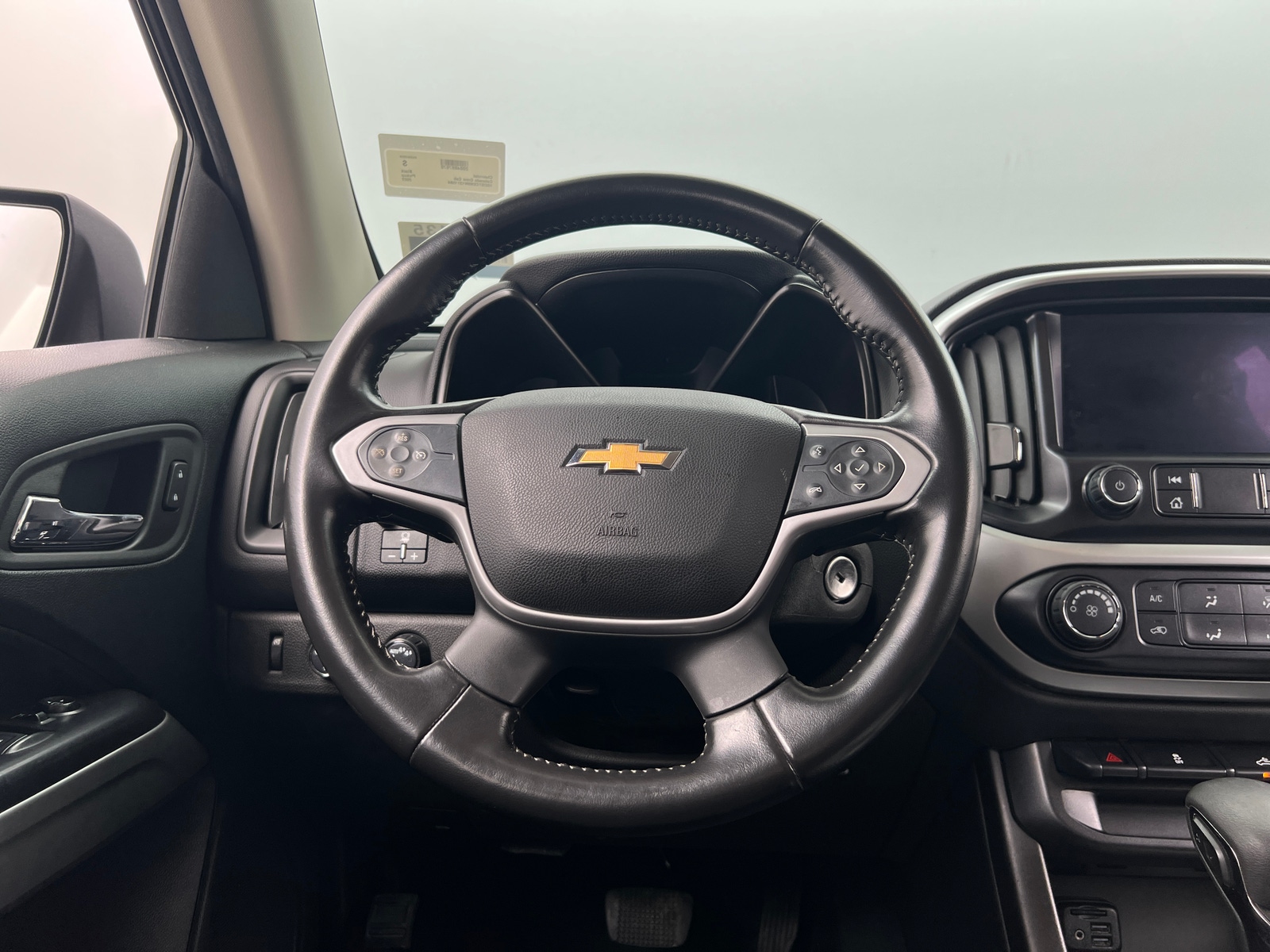 Thumbnail: 2022 Chevrolet Colorado - 5