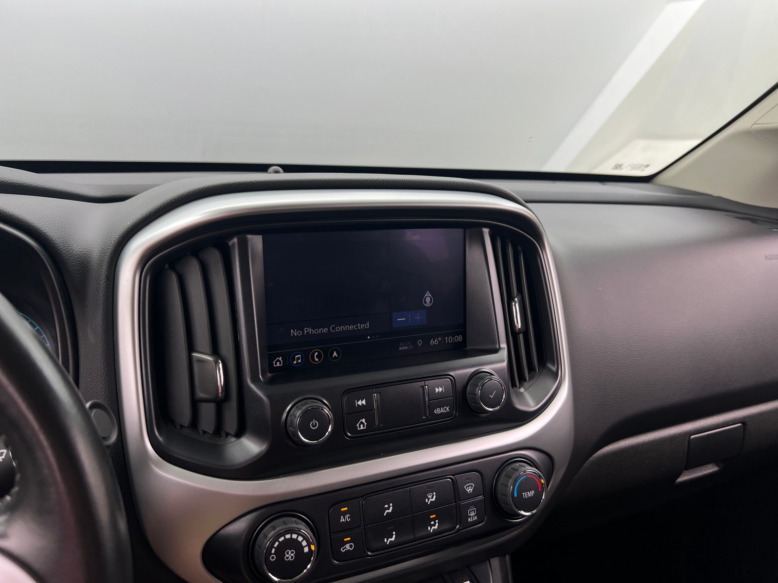 Thumbnail: 2022 Chevrolet Colorado - 4