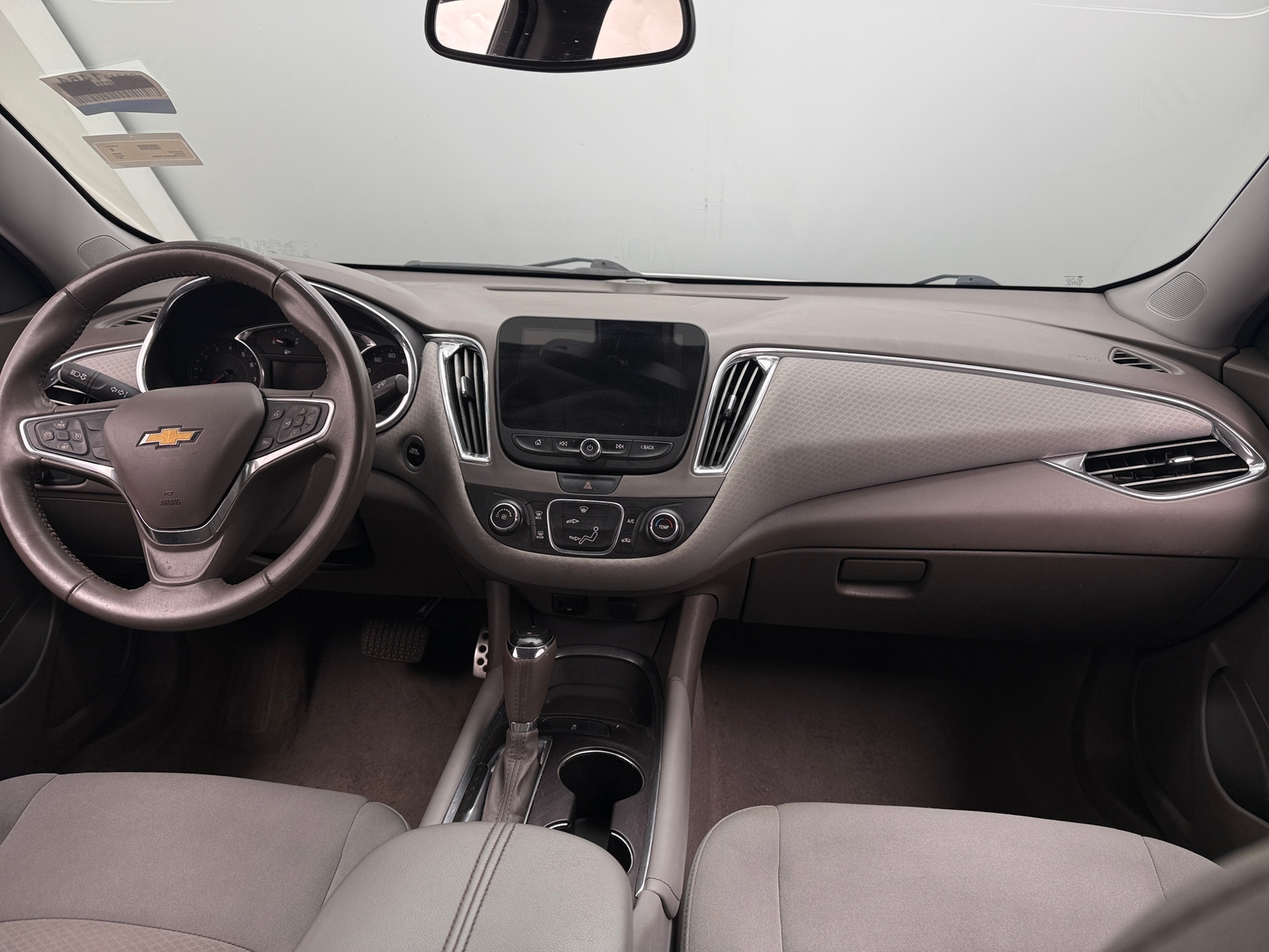 Thumbnail: 2017 Chevrolet Malibu - 3