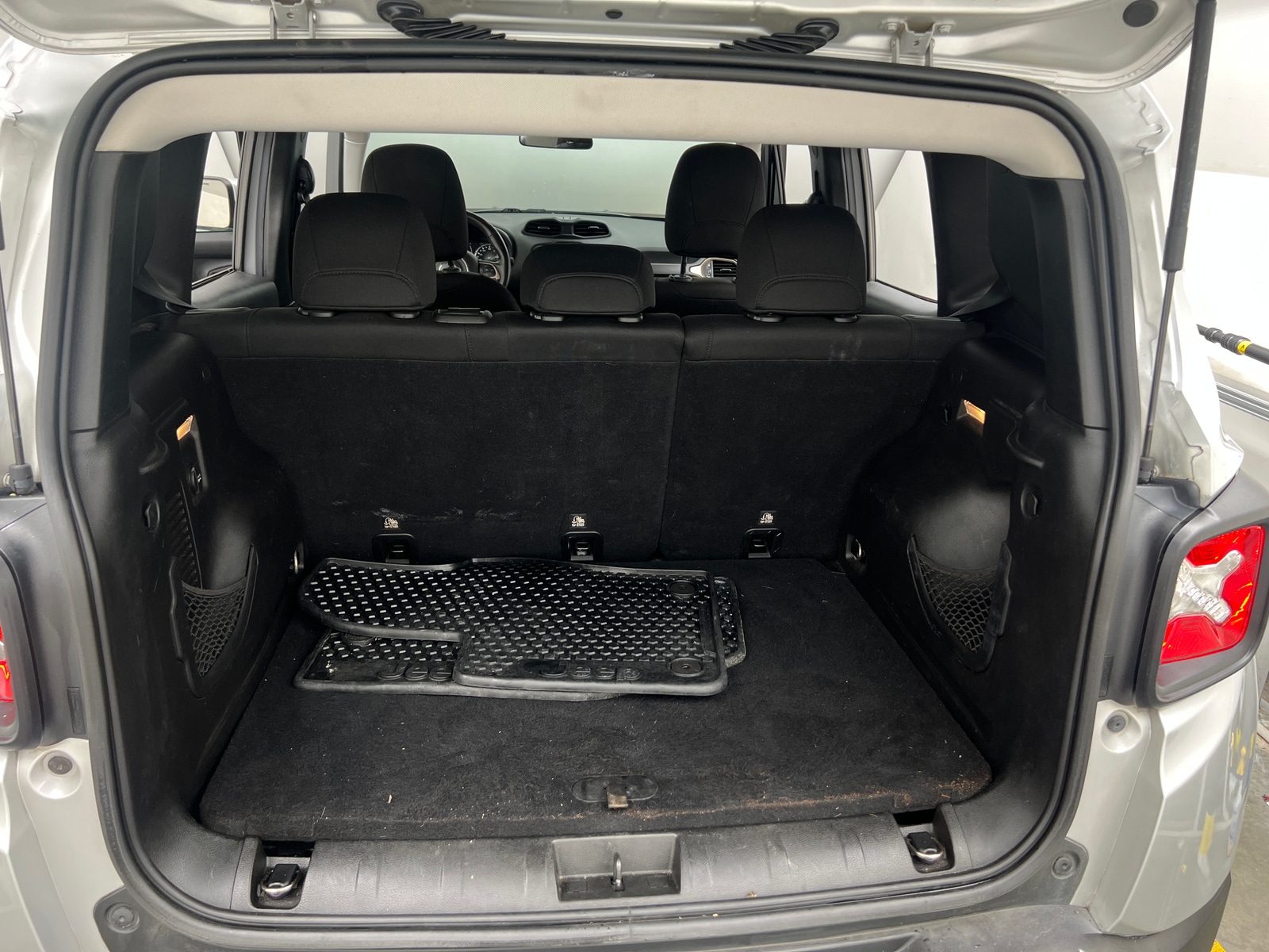 Thumbnail: 2016 Jeep Renegade - 7