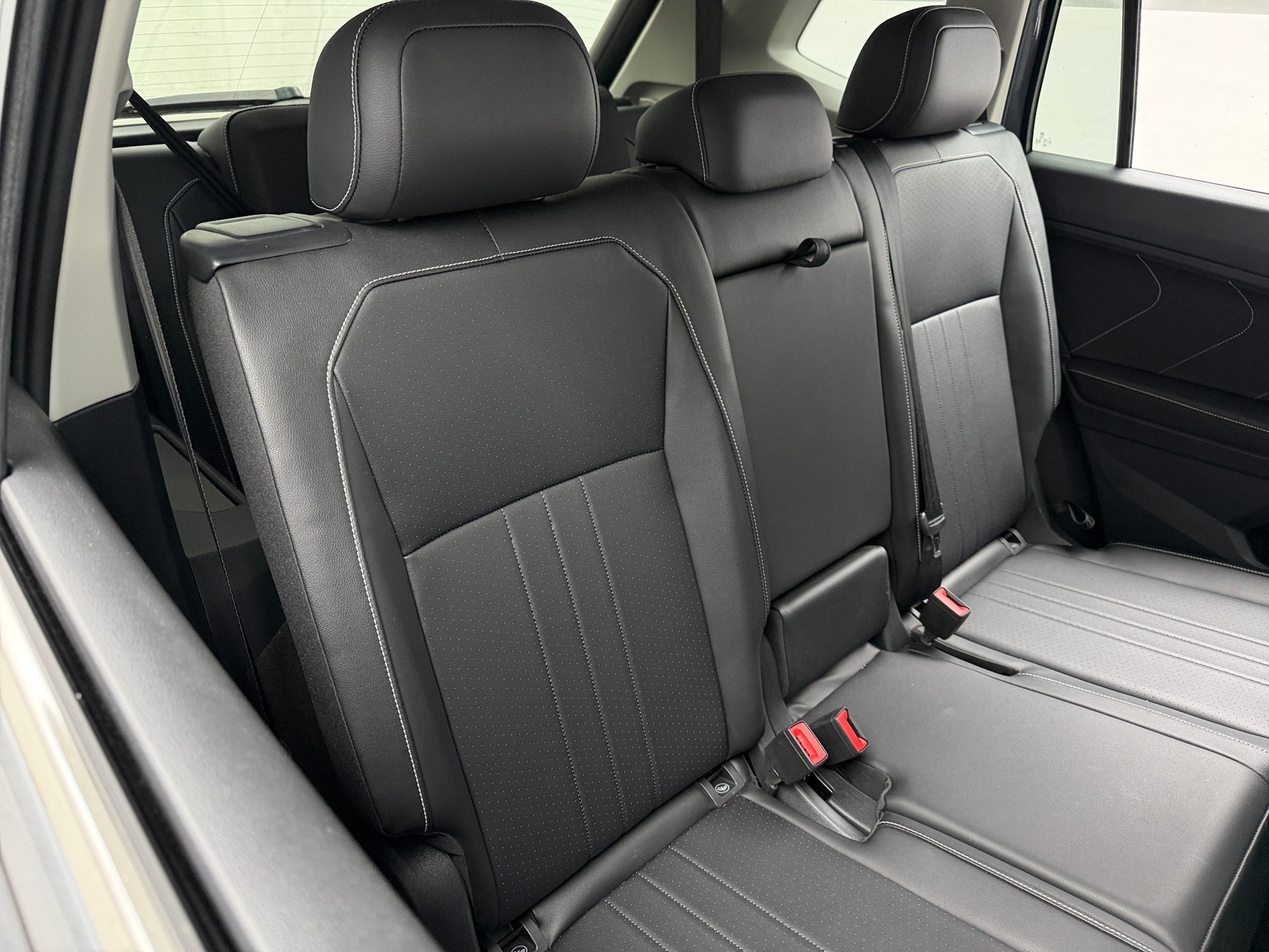 Thumbnail: 2022 Volkswagen Tiguan - 5