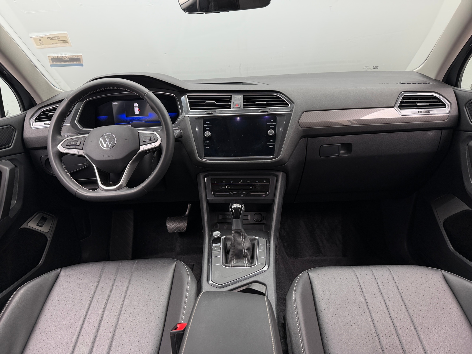 Thumbnail: 2022 Volkswagen Tiguan - 2