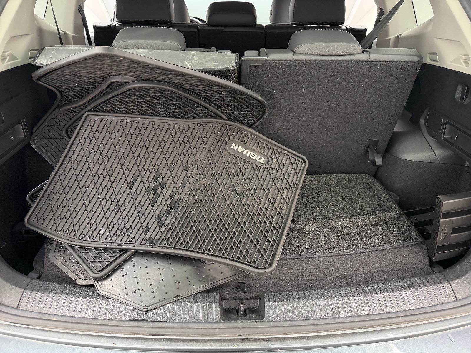 Thumbnail: 2022 Volkswagen Tiguan - 6