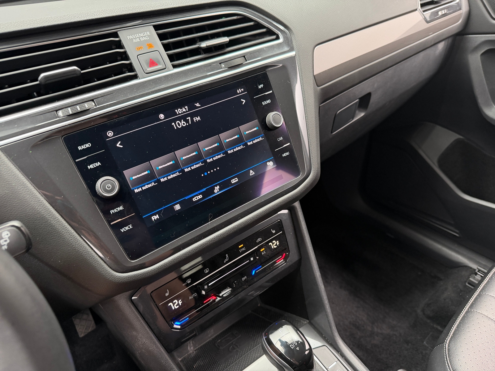 Thumbnail: 2022 Volkswagen Tiguan - 3