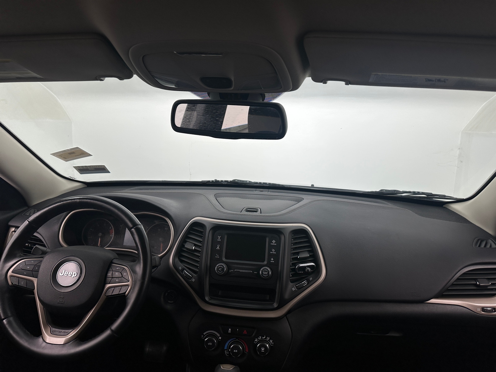 Thumbnail: 2018 Jeep Cherokee - 3