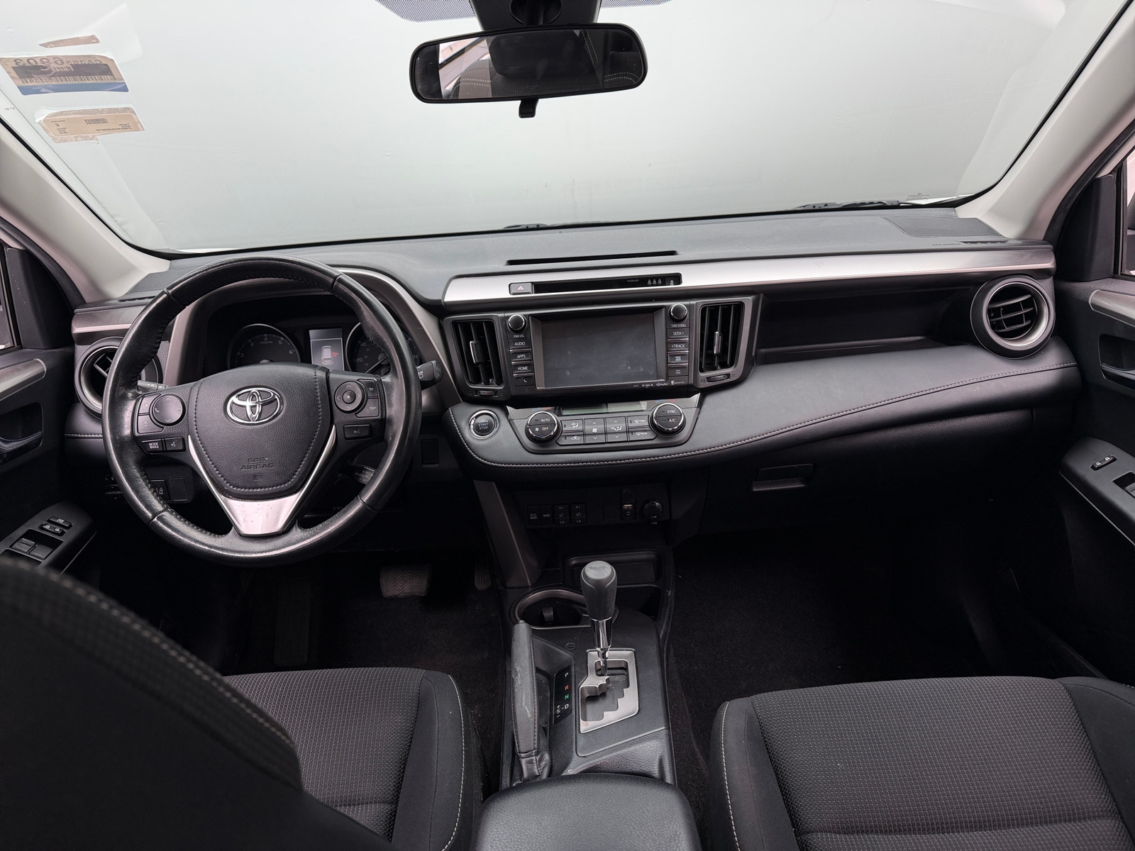 Thumbnail: 2018 Toyota RAV4 - 3