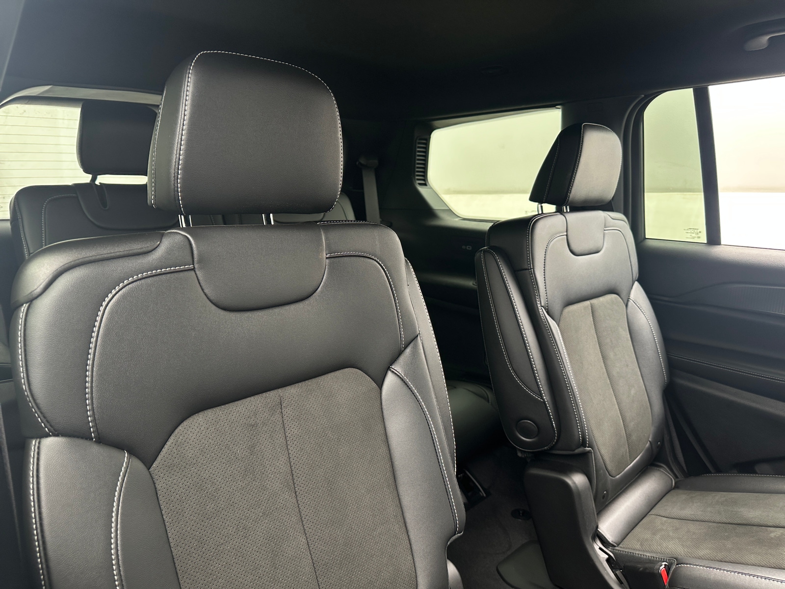 Thumbnail: 2023 Jeep Grand Cherokee L - 6