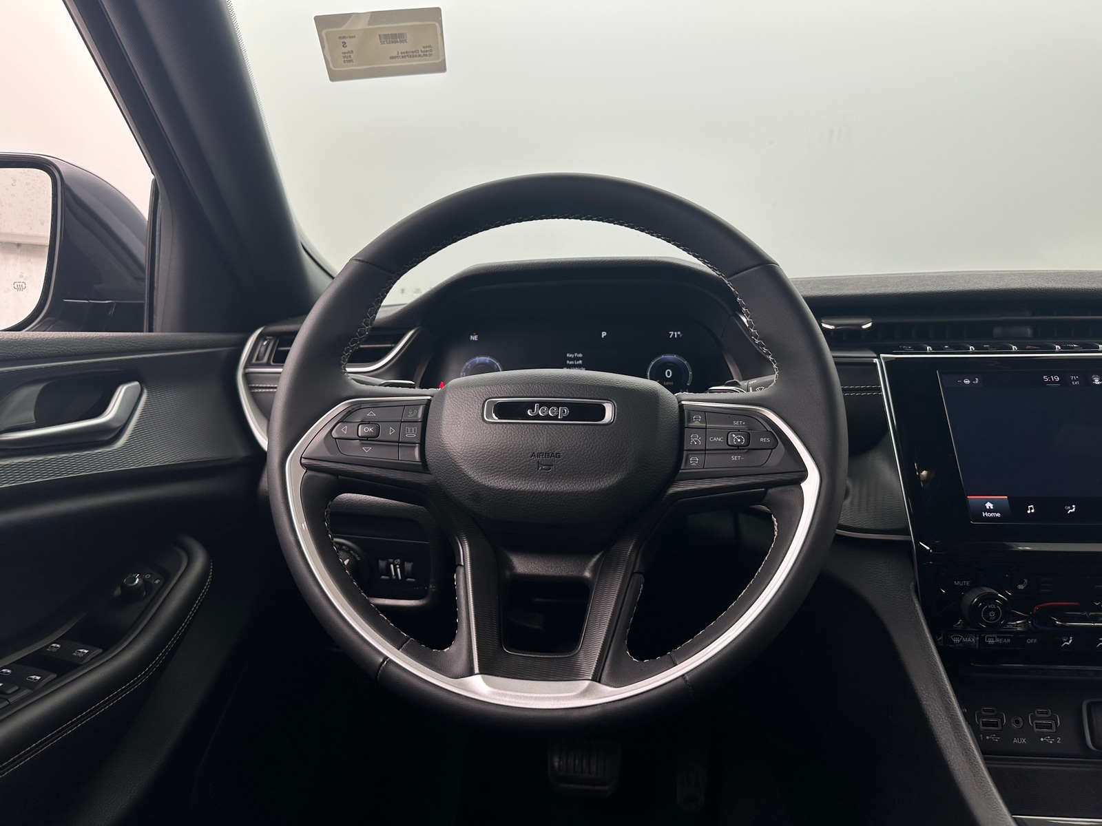 Thumbnail: 2023 Jeep Grand Cherokee L - 5