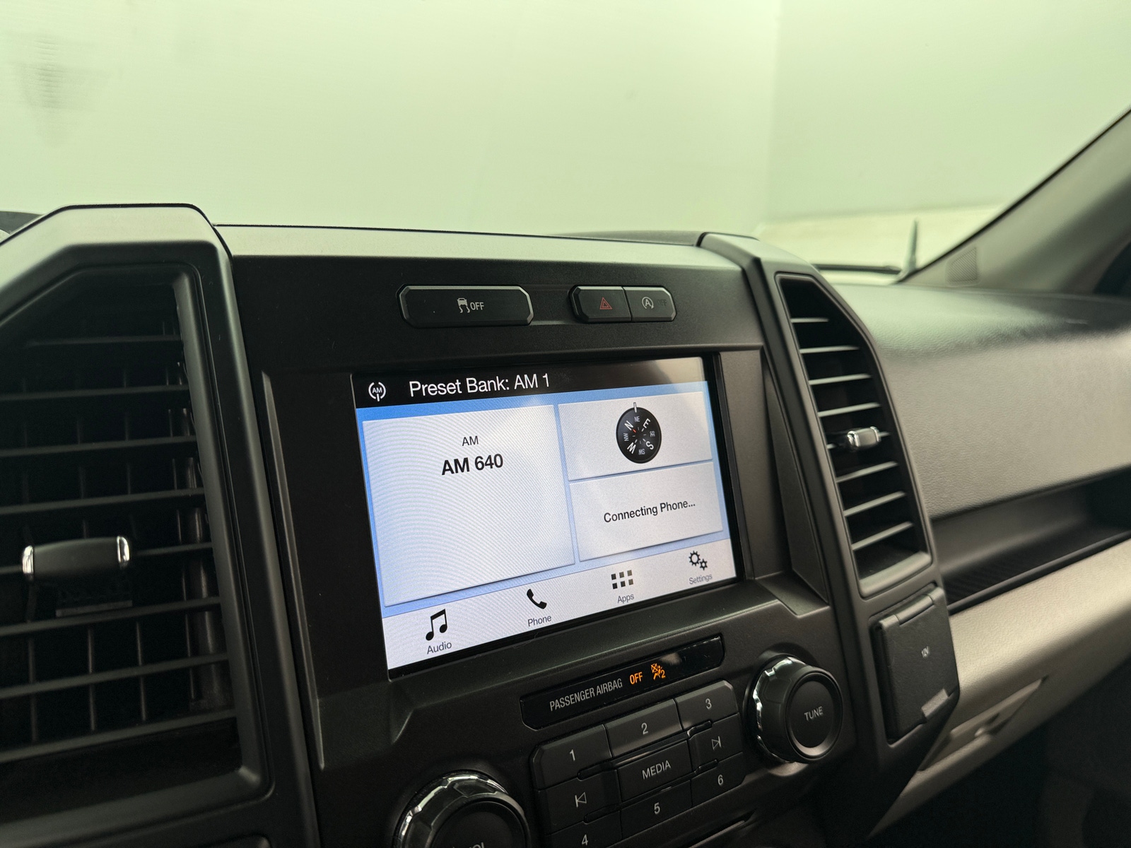 Thumbnail: 2018 Ford Econoline - 4