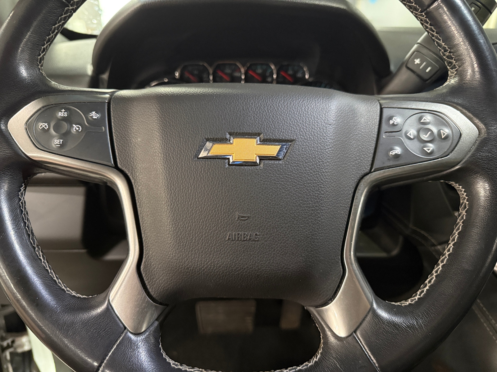 Thumbnail: 2019 Chevrolet Tahoe - 4