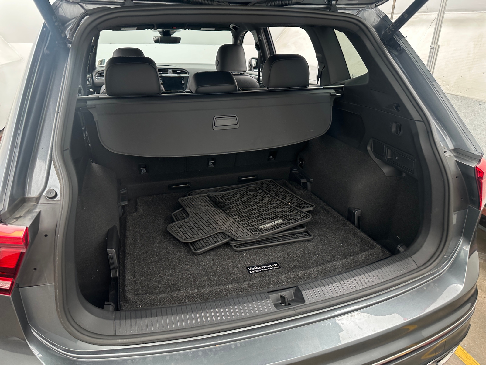 Thumbnail: 2023 Volkswagen Tiguan - 6