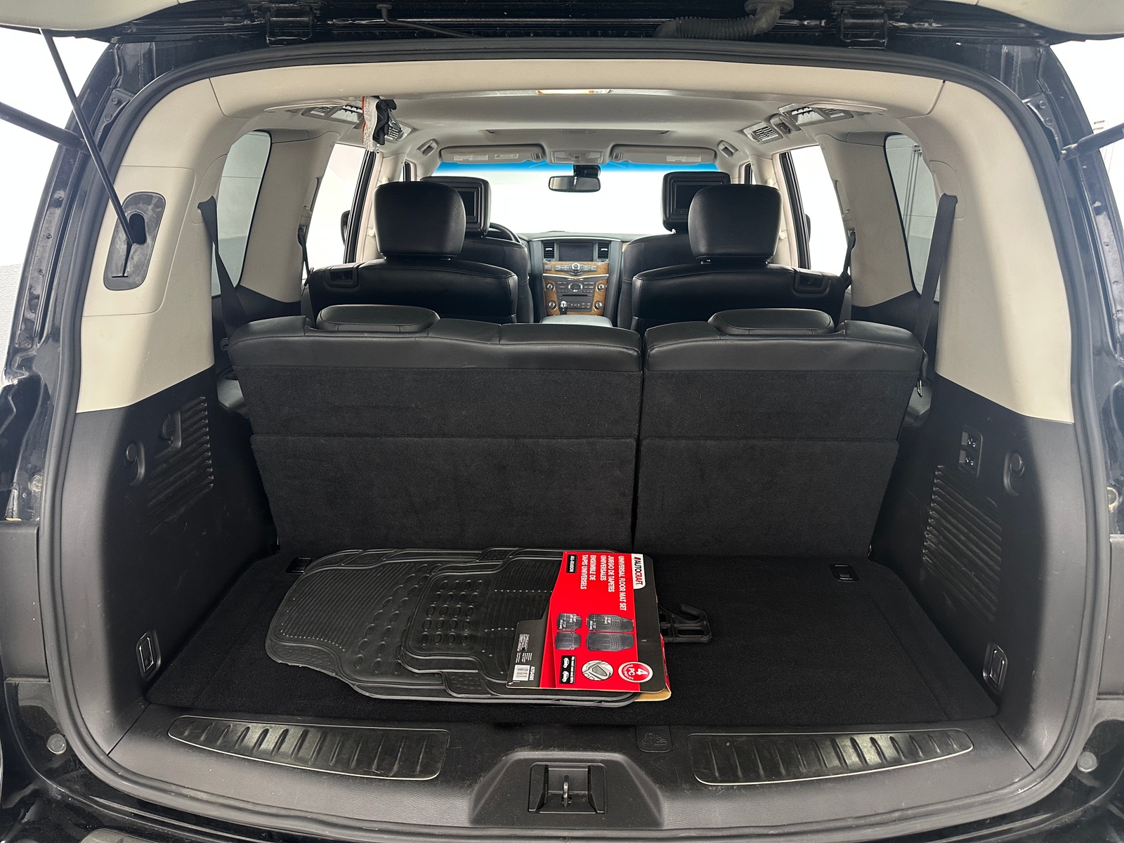 Thumbnail: 2014 INFINITI QX80 - 6