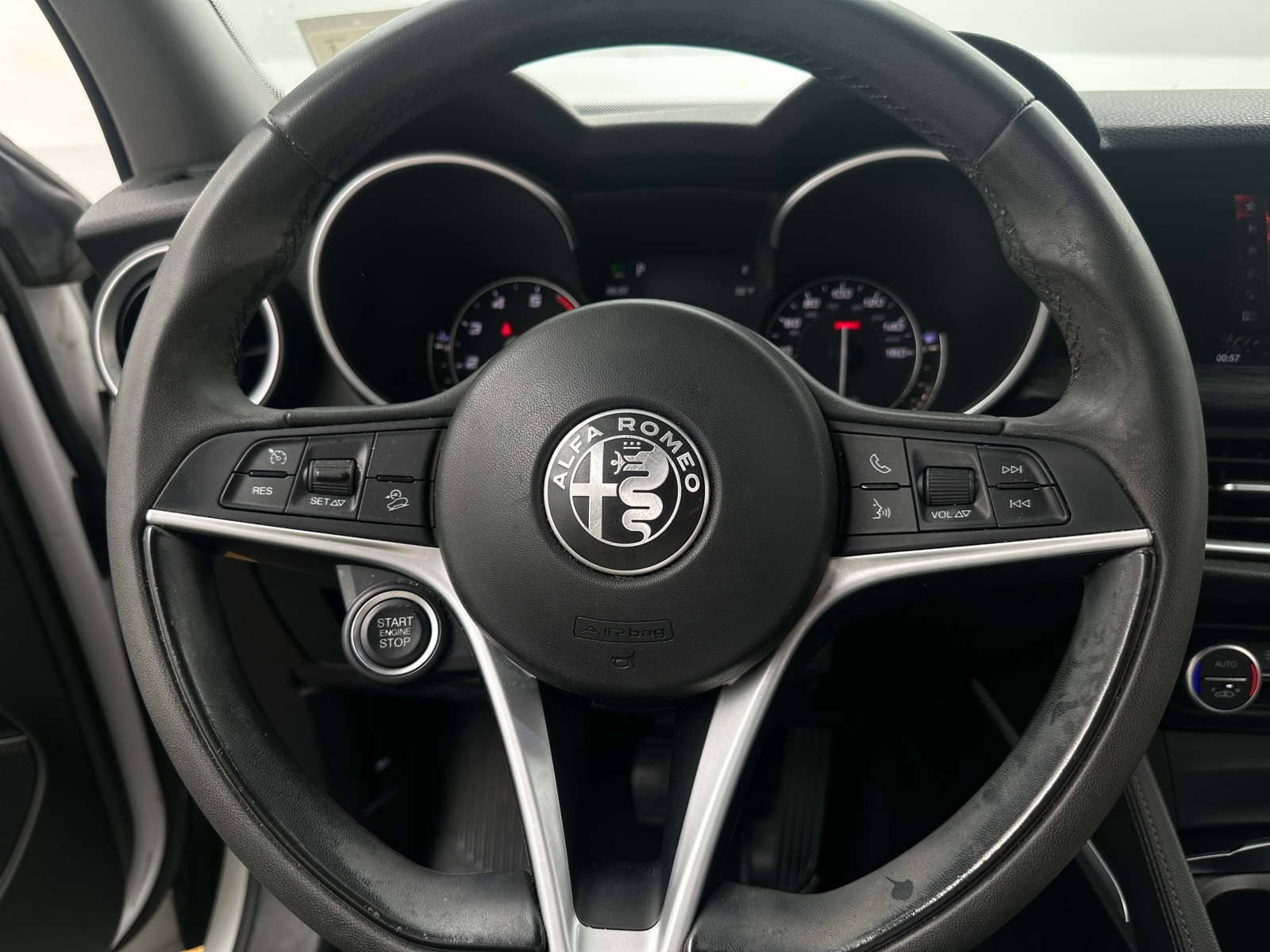 Thumbnail: 2019 Alfa Romeo Stelvio - 4