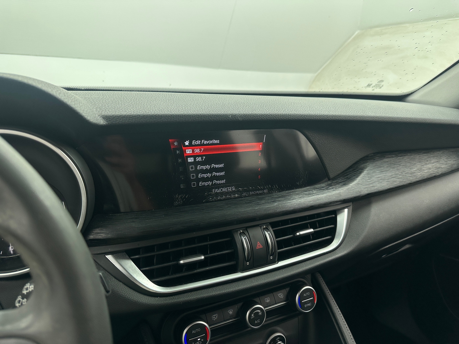 Thumbnail: 2019 Alfa Romeo Stelvio - 3