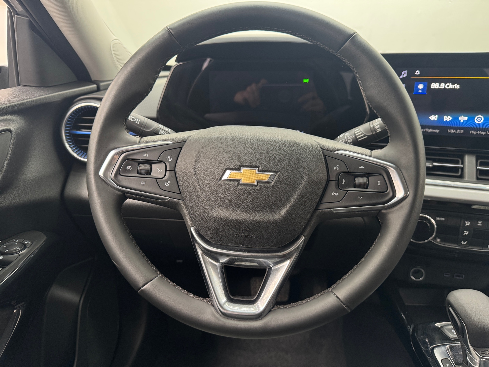 Thumbnail: 2025 Chevrolet Trax - 5