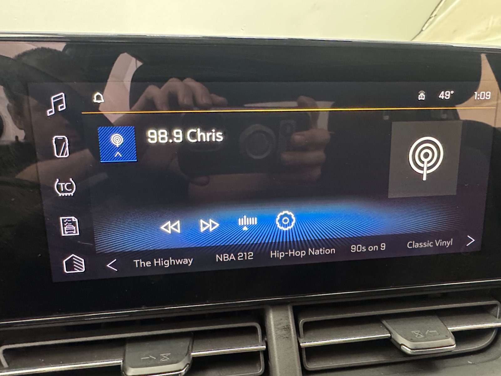 Thumbnail: 2025 Chevrolet Trax - 4