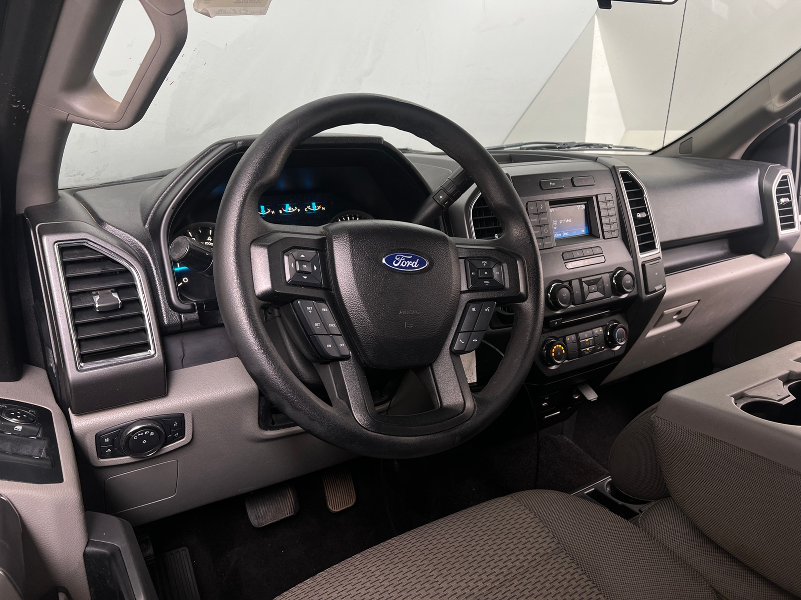 Thumbnail: 2017 Ford Econoline - 3