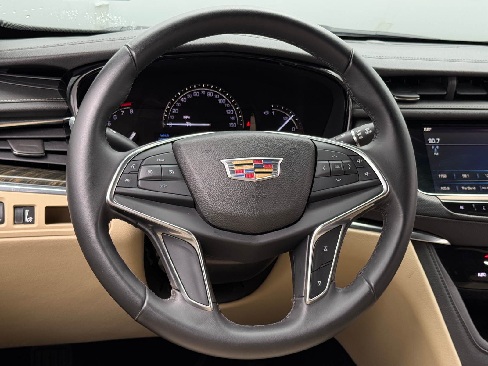 Thumbnail: 2017 Cadillac XT5 - 4