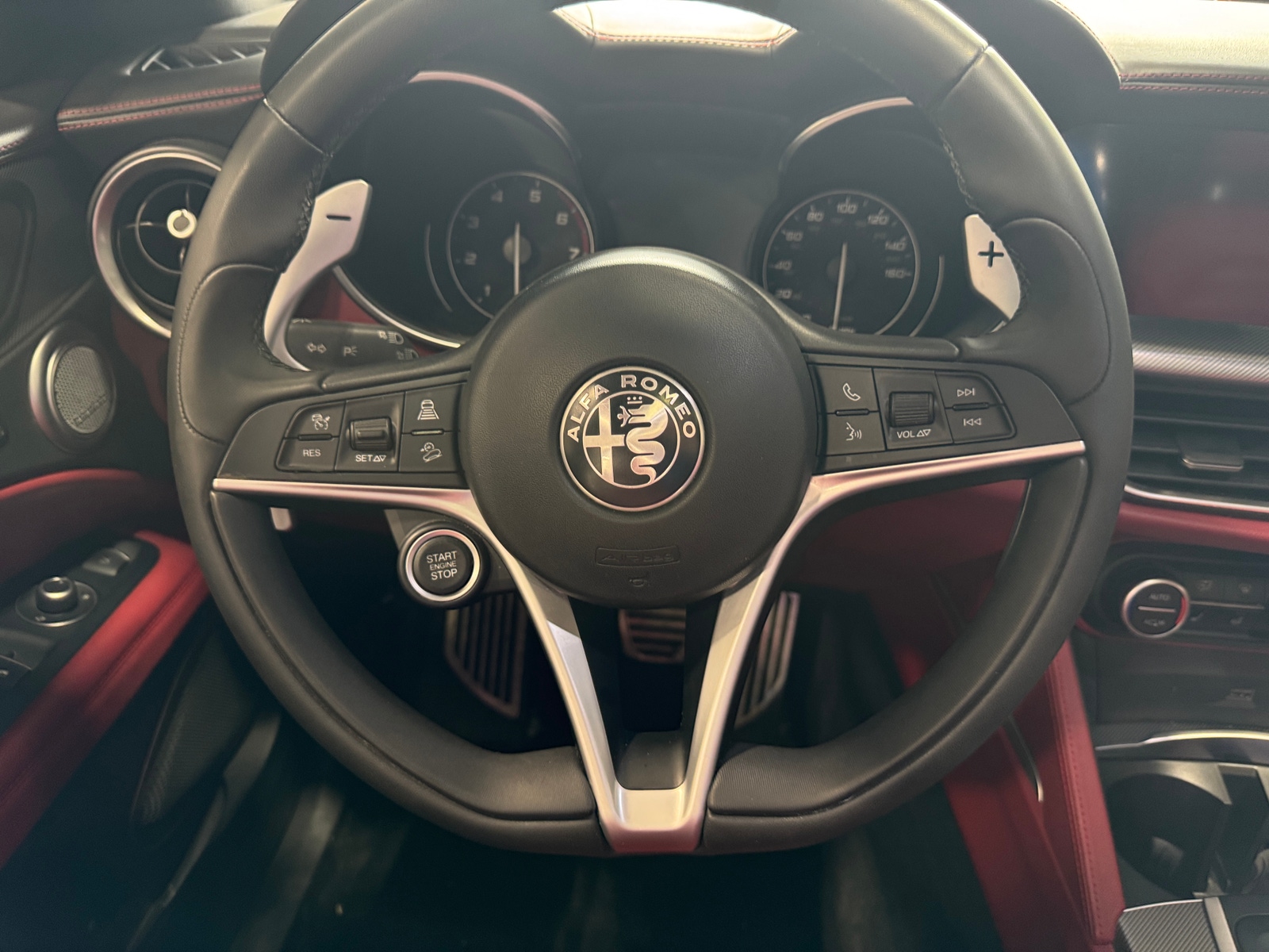 Thumbnail: 2019 Alfa Romeo Stelvio - 4