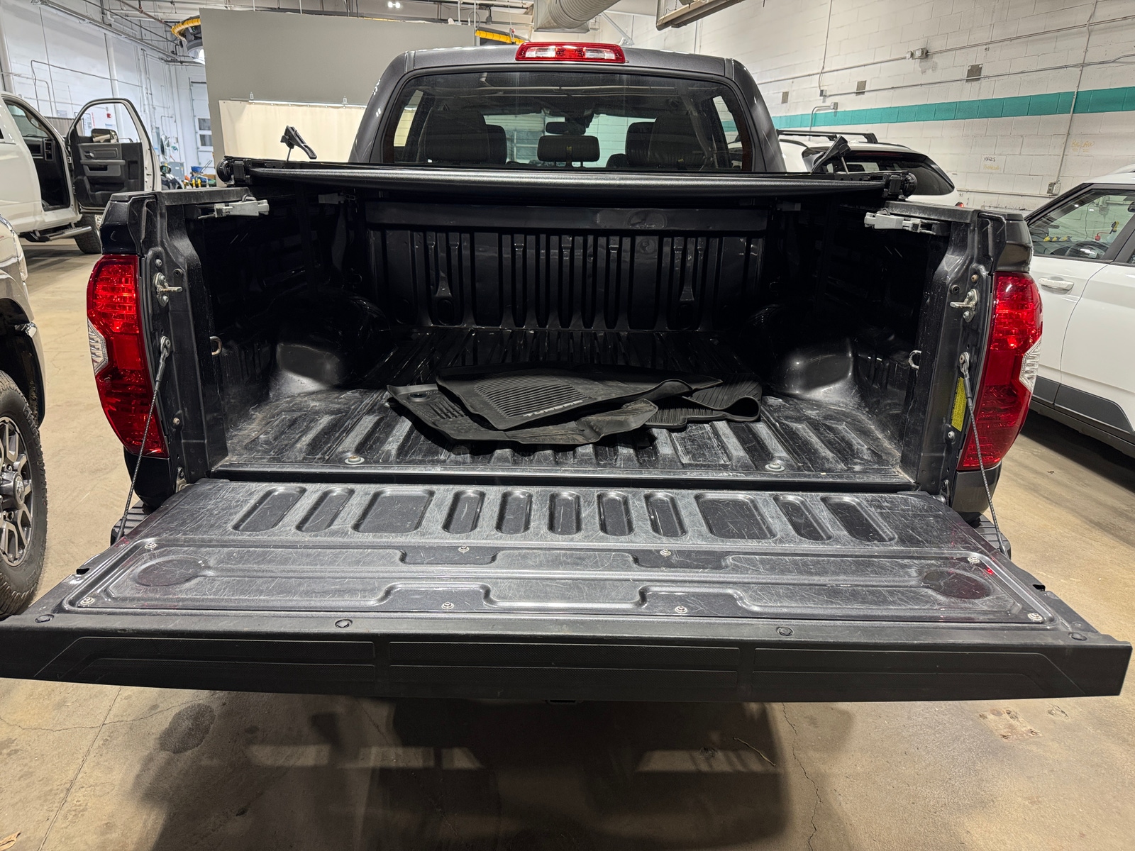 Thumbnail: 2019 Toyota Tundra - 6