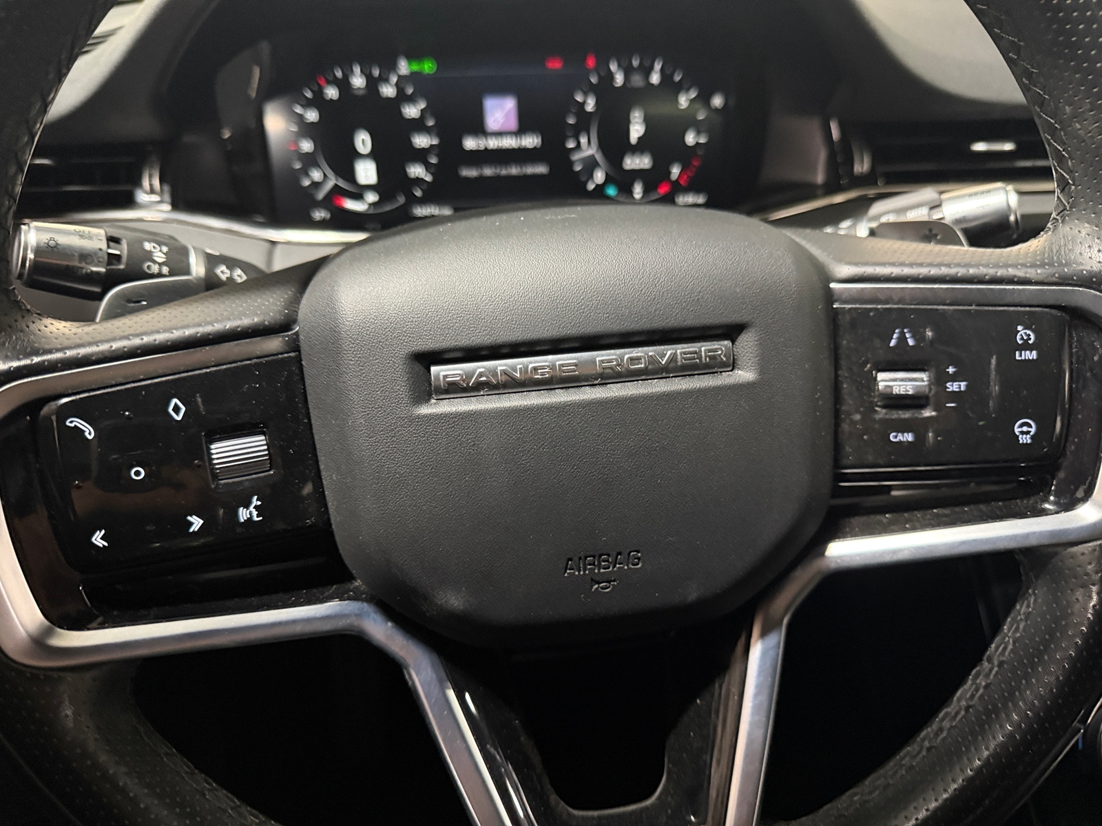 Thumbnail: 2022 Land Rover Range Rover Evoque - 4