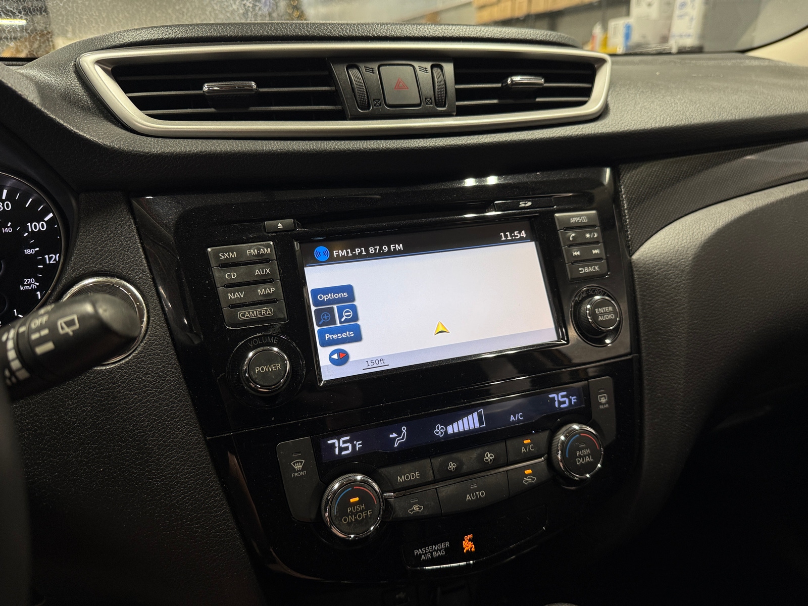 Thumbnail: 2015 Nissan Rogue - 3