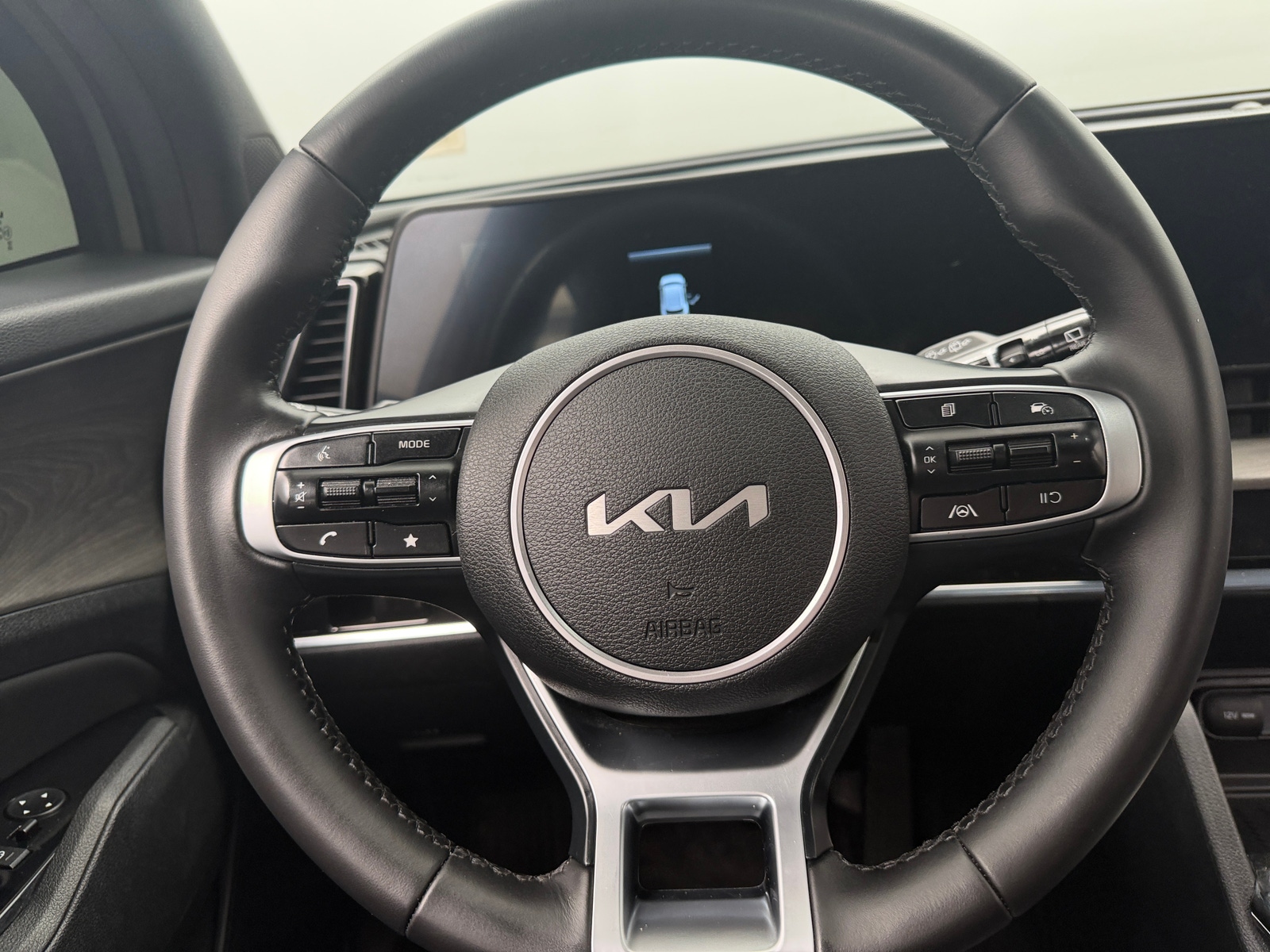 Thumbnail: 2023 Kia Sportage - 4