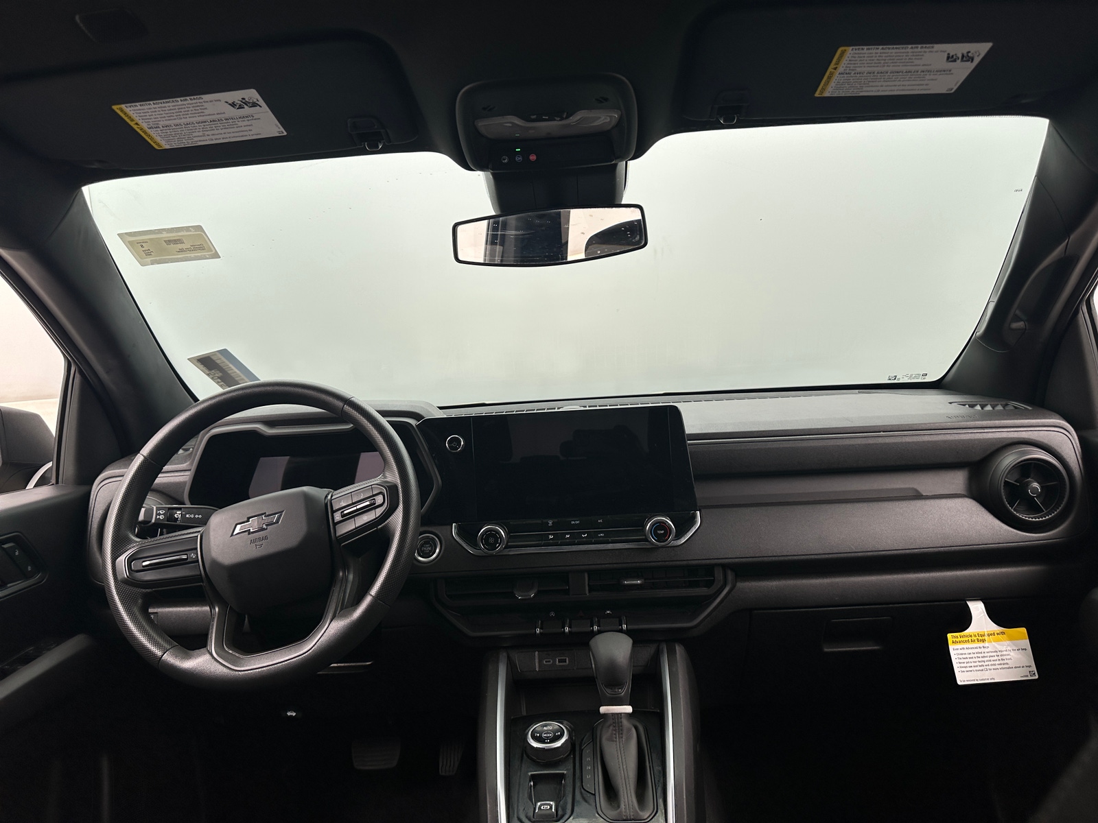 Thumbnail: 2023 Chevrolet Colorado - 3