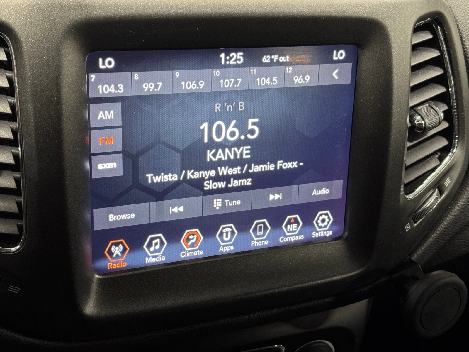 Thumbnail: 2019 Jeep Compass - 4